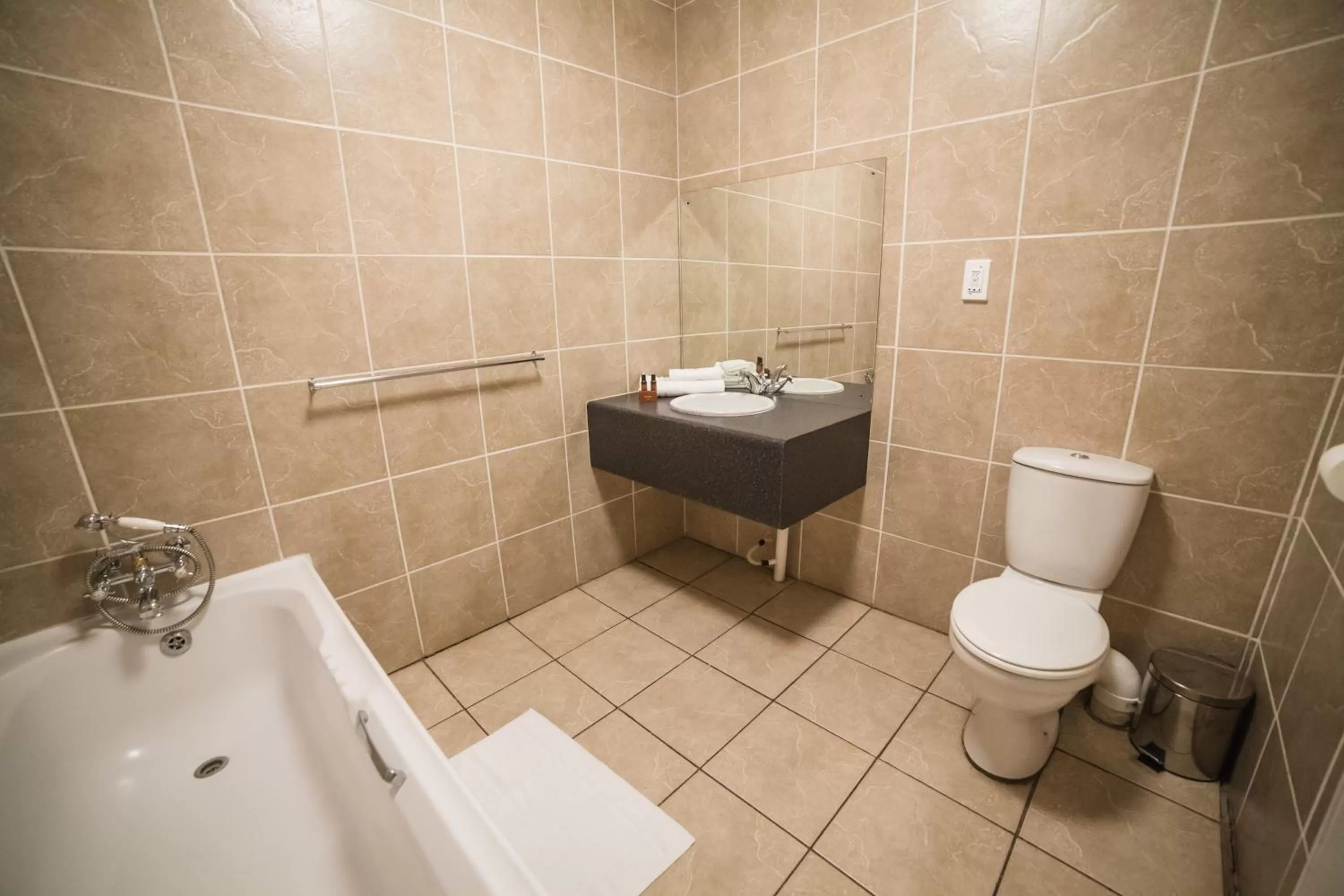 Bathroom in Acacia Guesthouse Klerksdorp