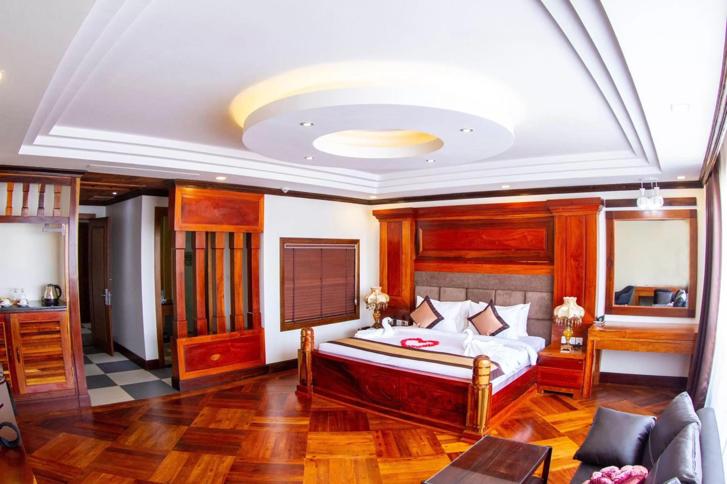 Coffee/tea facilities, Bed in Kampong Thom Palace Hotel