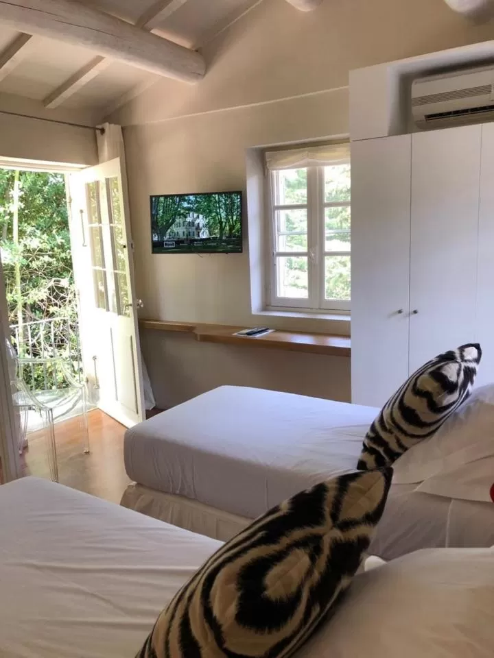 Bed in Hotel Château Des Alpilles