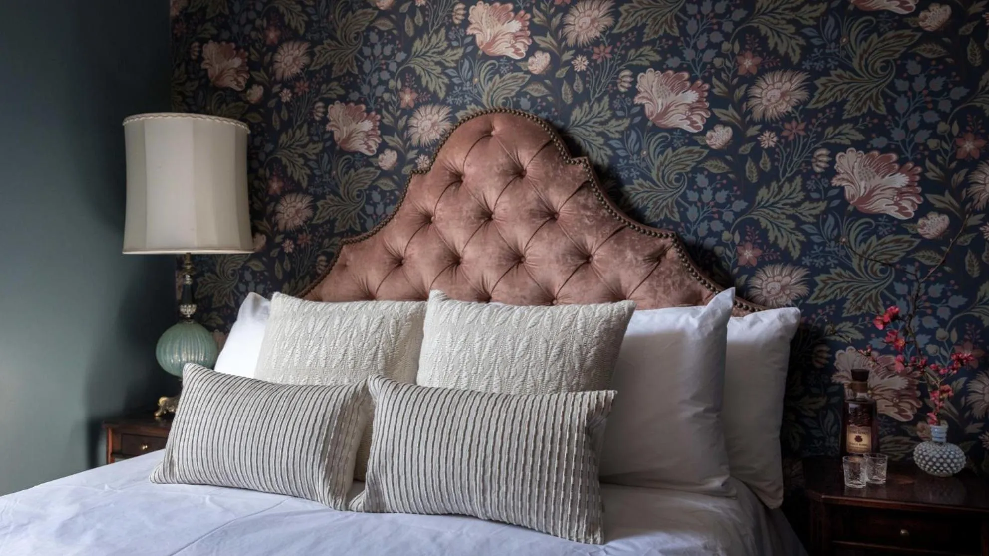 Bed in National Exchange Hotel