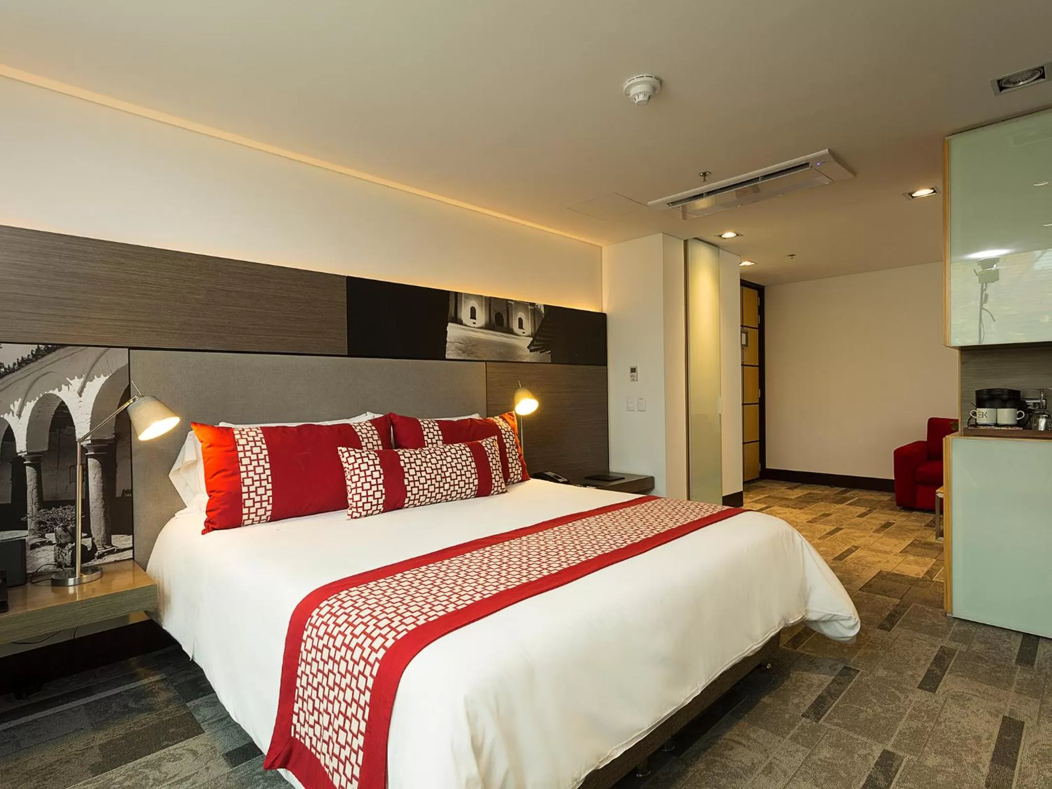 Bedroom, Bed in EK Hotel By Preferred Hotels Group