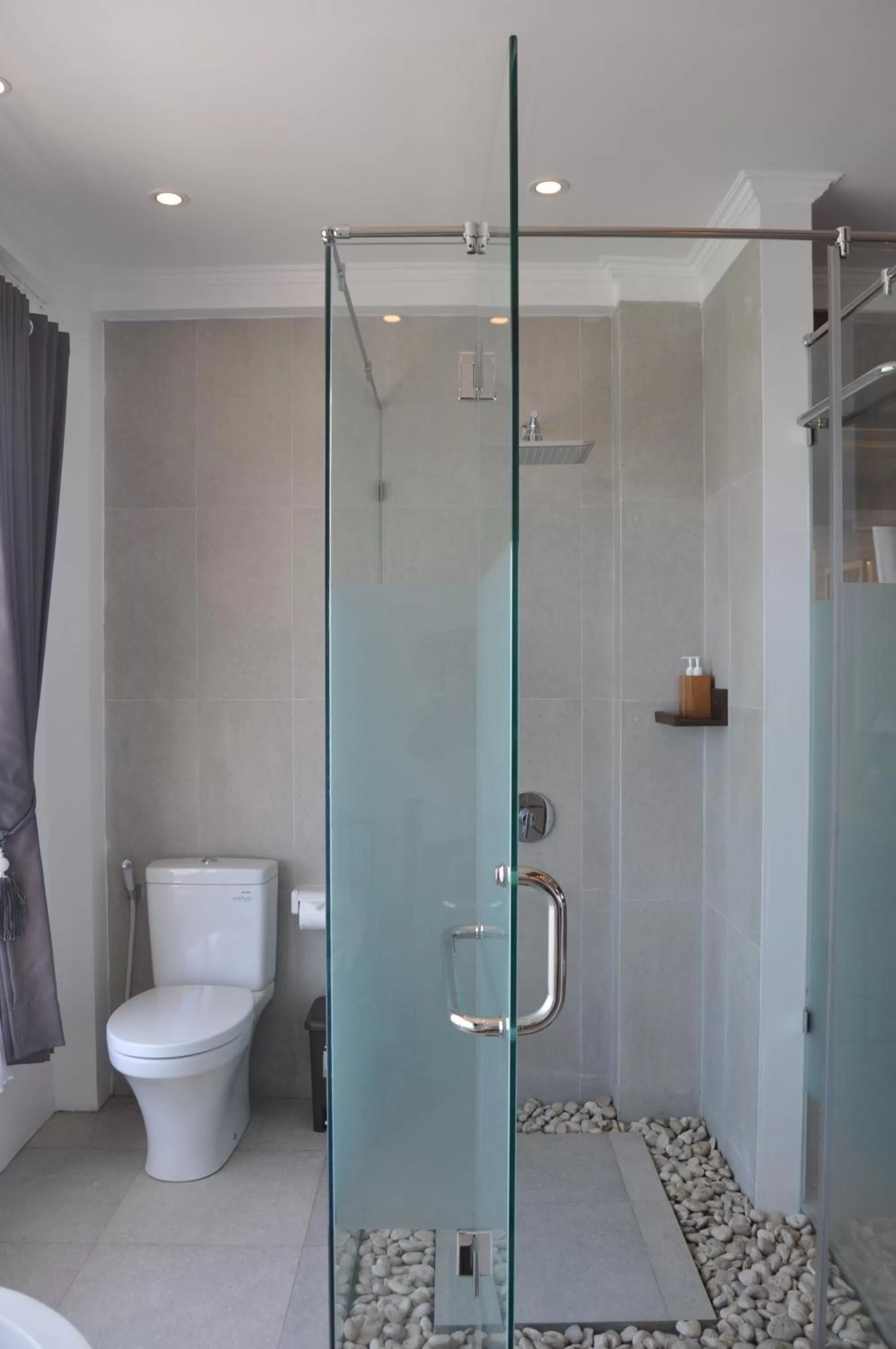 Shower in SUITE OCEAN BLUE