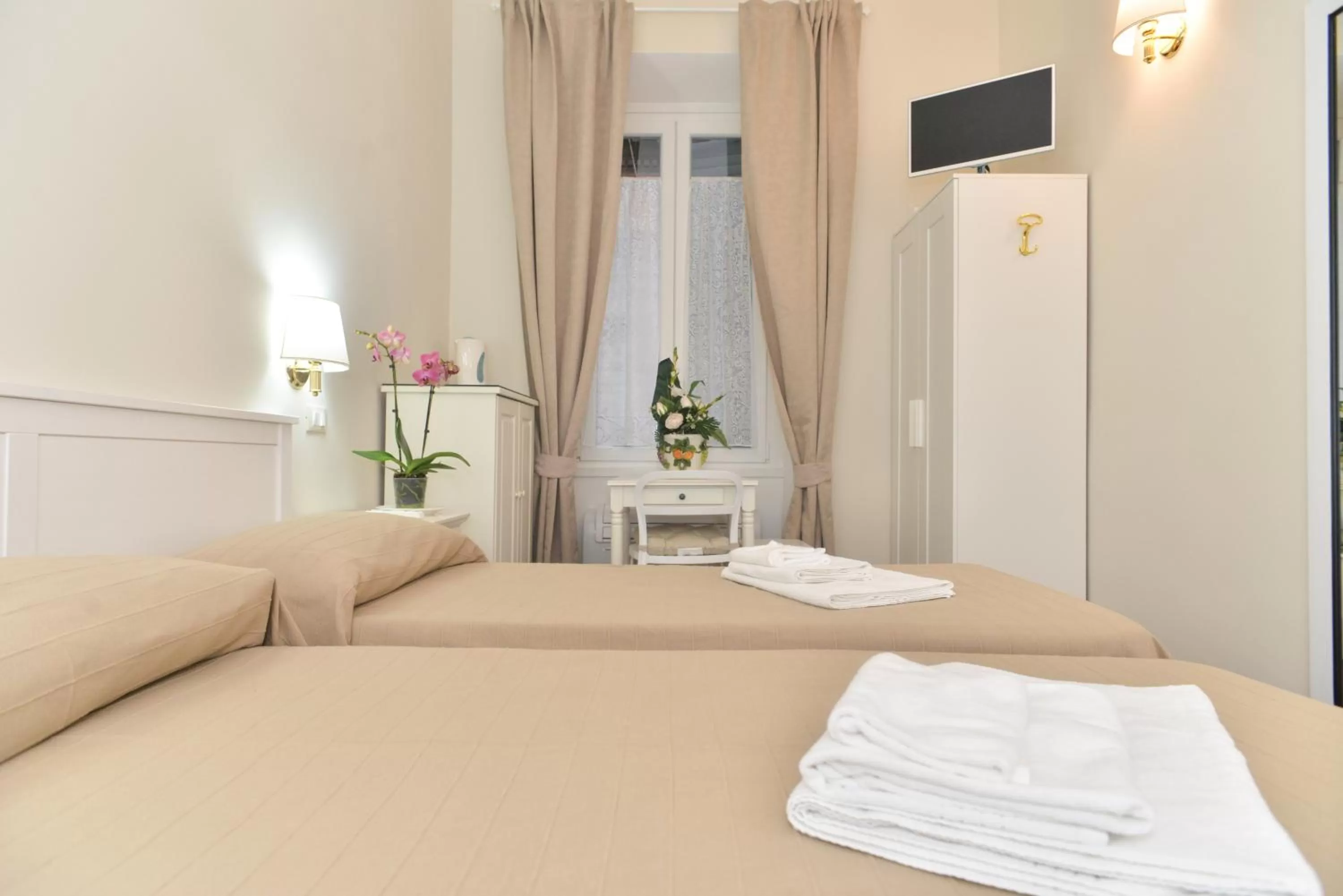 Photo of the whole room, Bed in Romebest