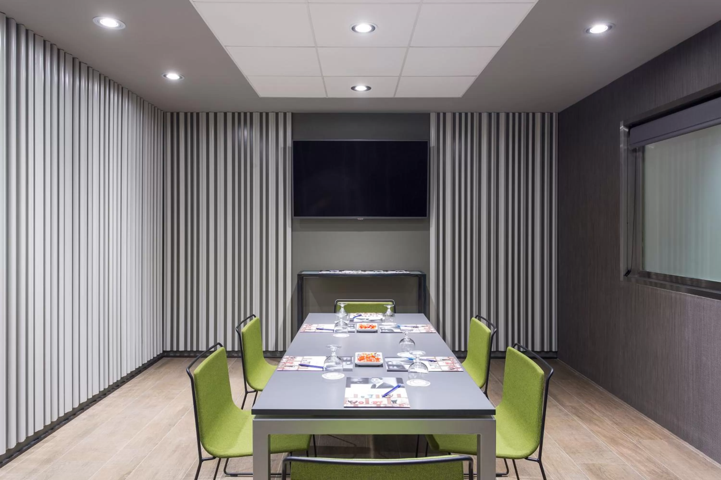 Lounge or bar in Mercure Madrid Centro