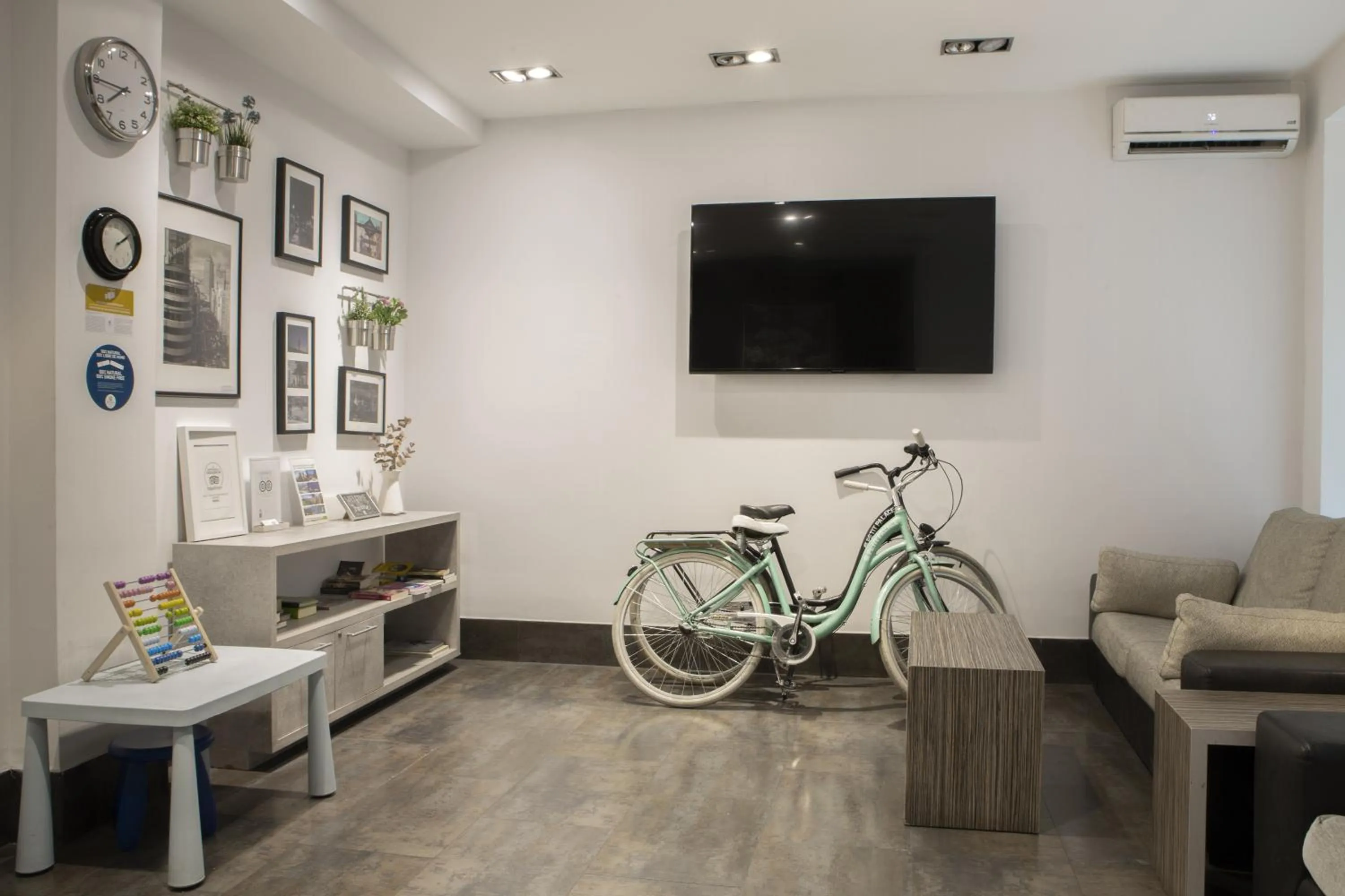 Lobby or reception in Petit Palace Tres Cruces