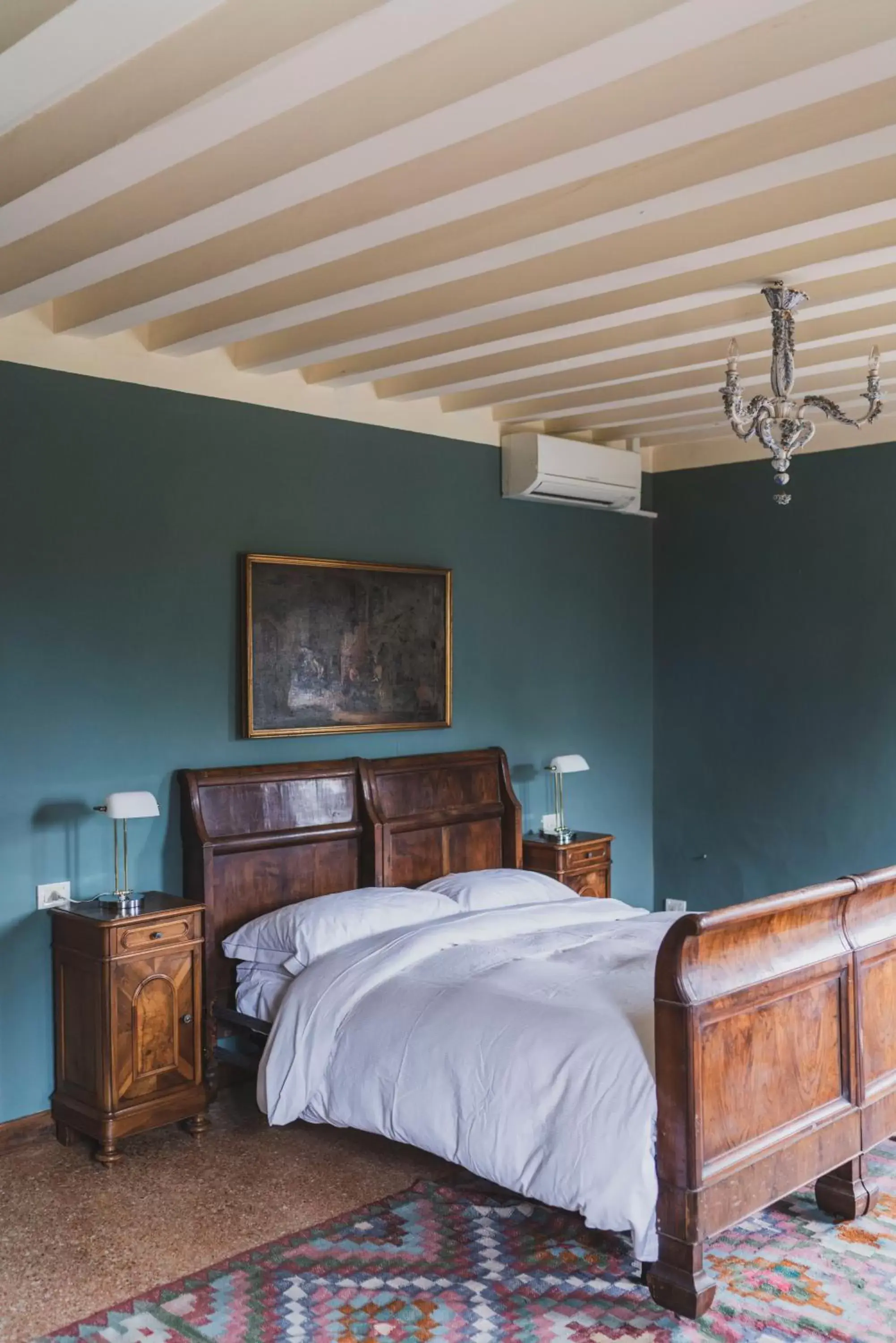 Large Double Room in Villa Stecchini Large Double Room in Villa Stecchini