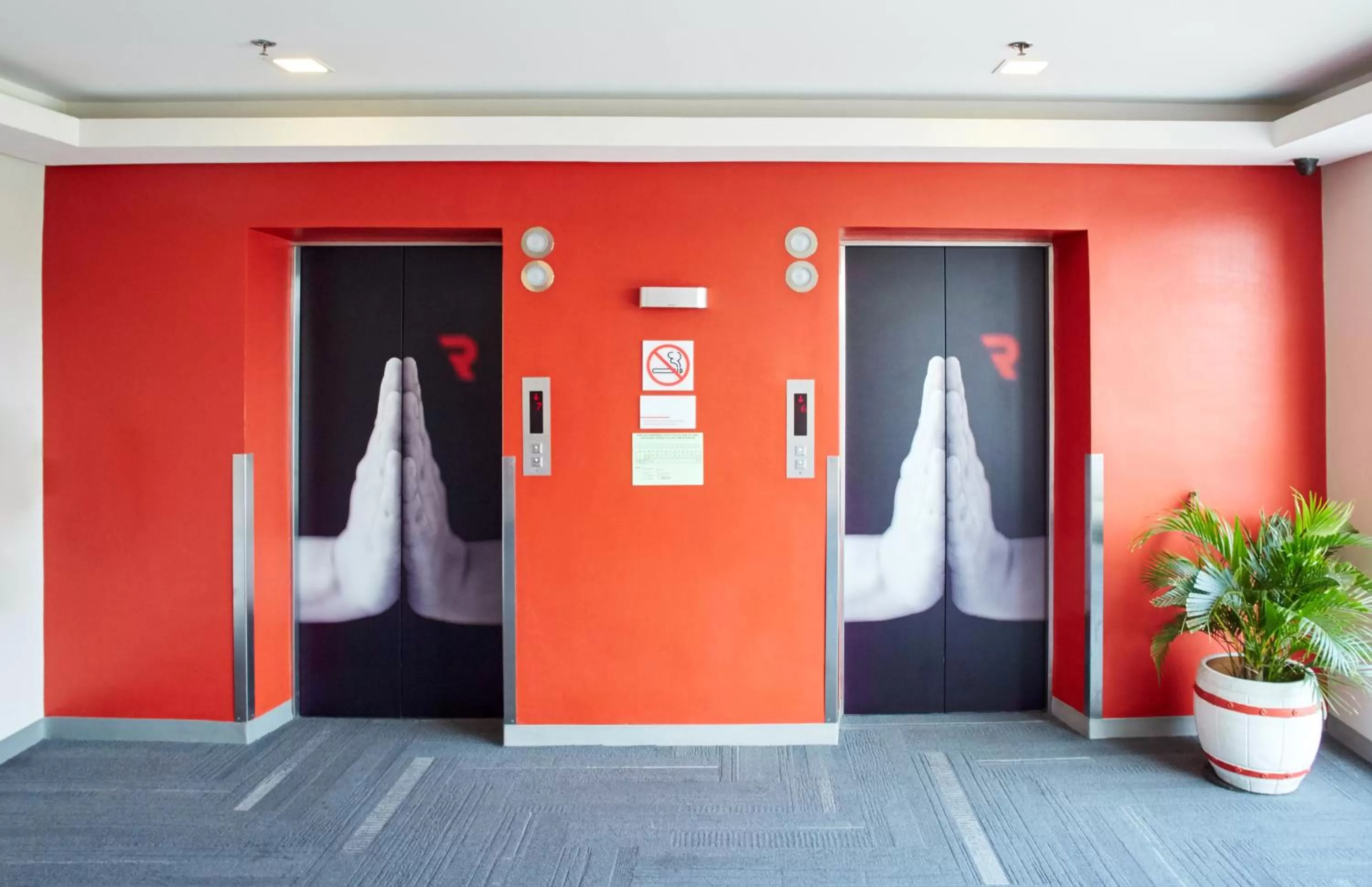 Area and facilities in Red Planet Manila Aseana City