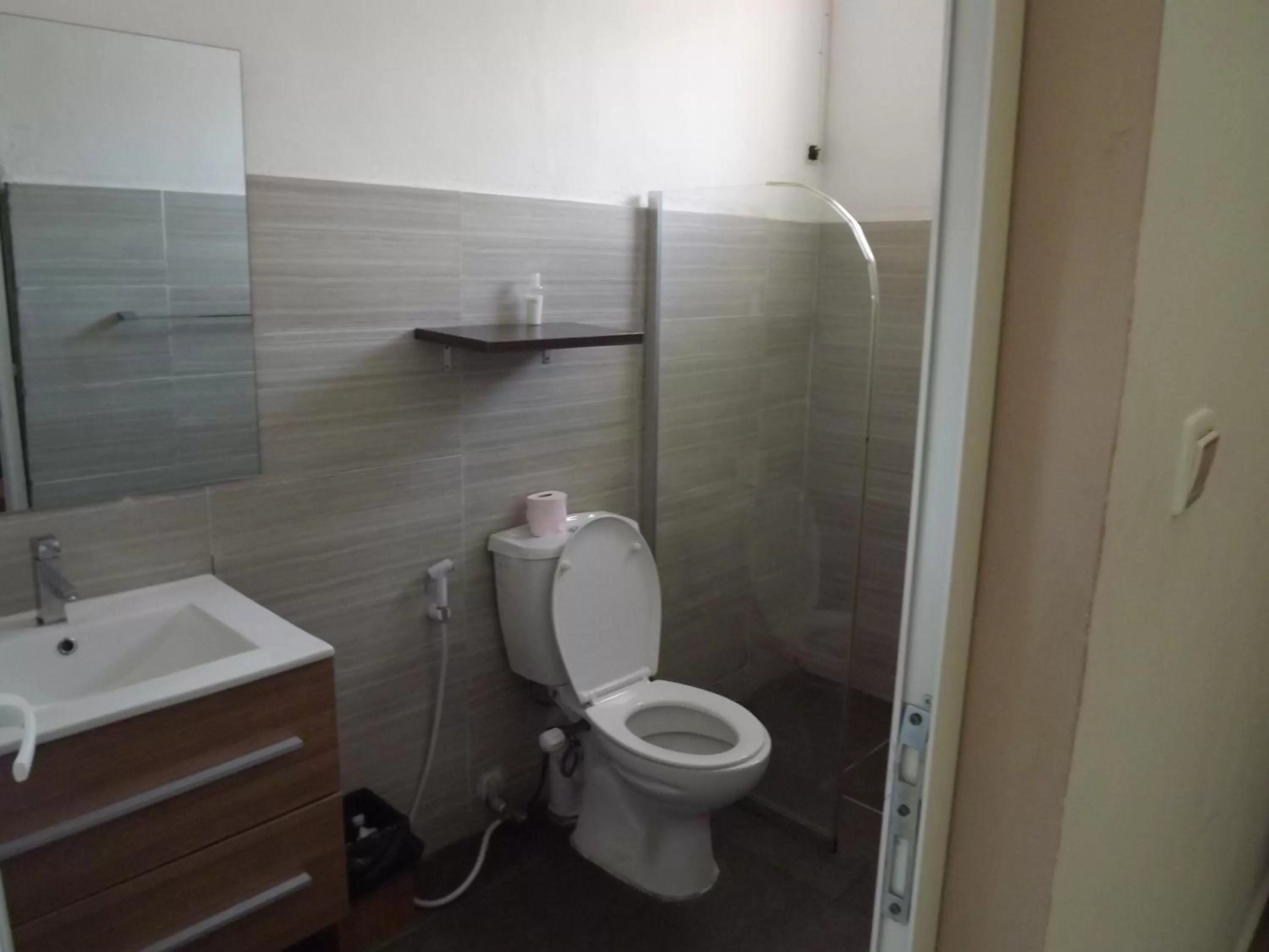 Bathroom in Hôtel La Grillade