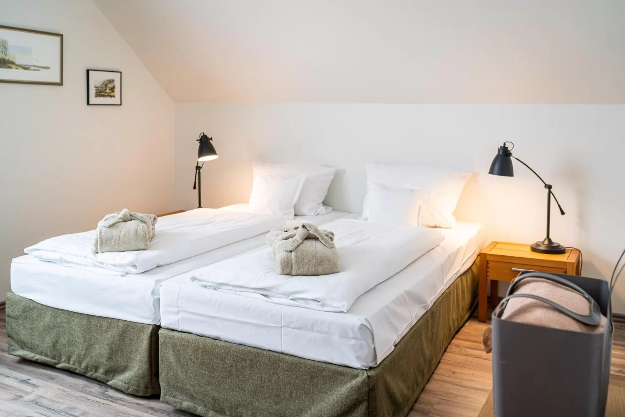 Bed in Waldhotel Tannenhäuschen