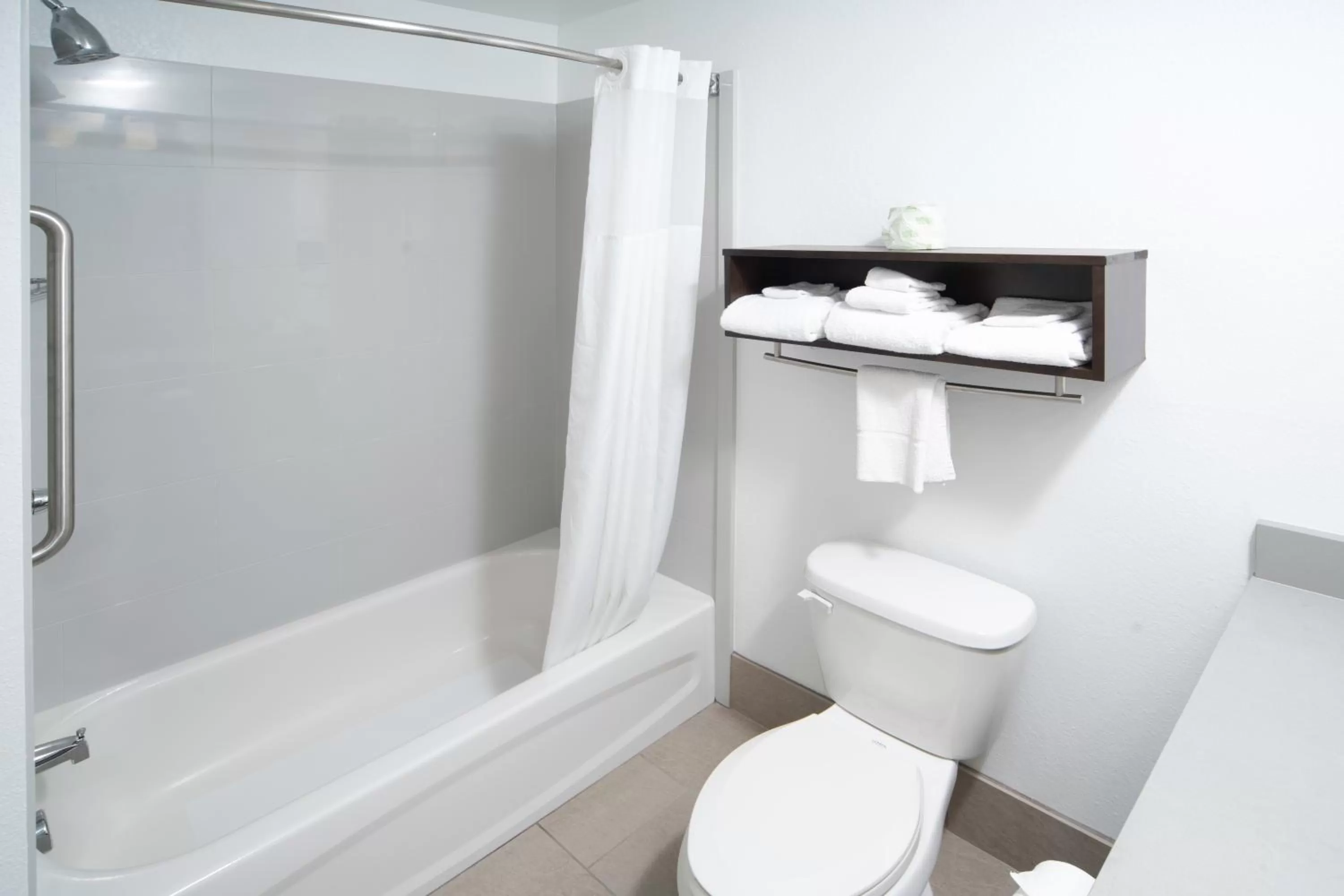 Bathroom in Country Inn & Suites by Radisson, Rocky Mount, NC