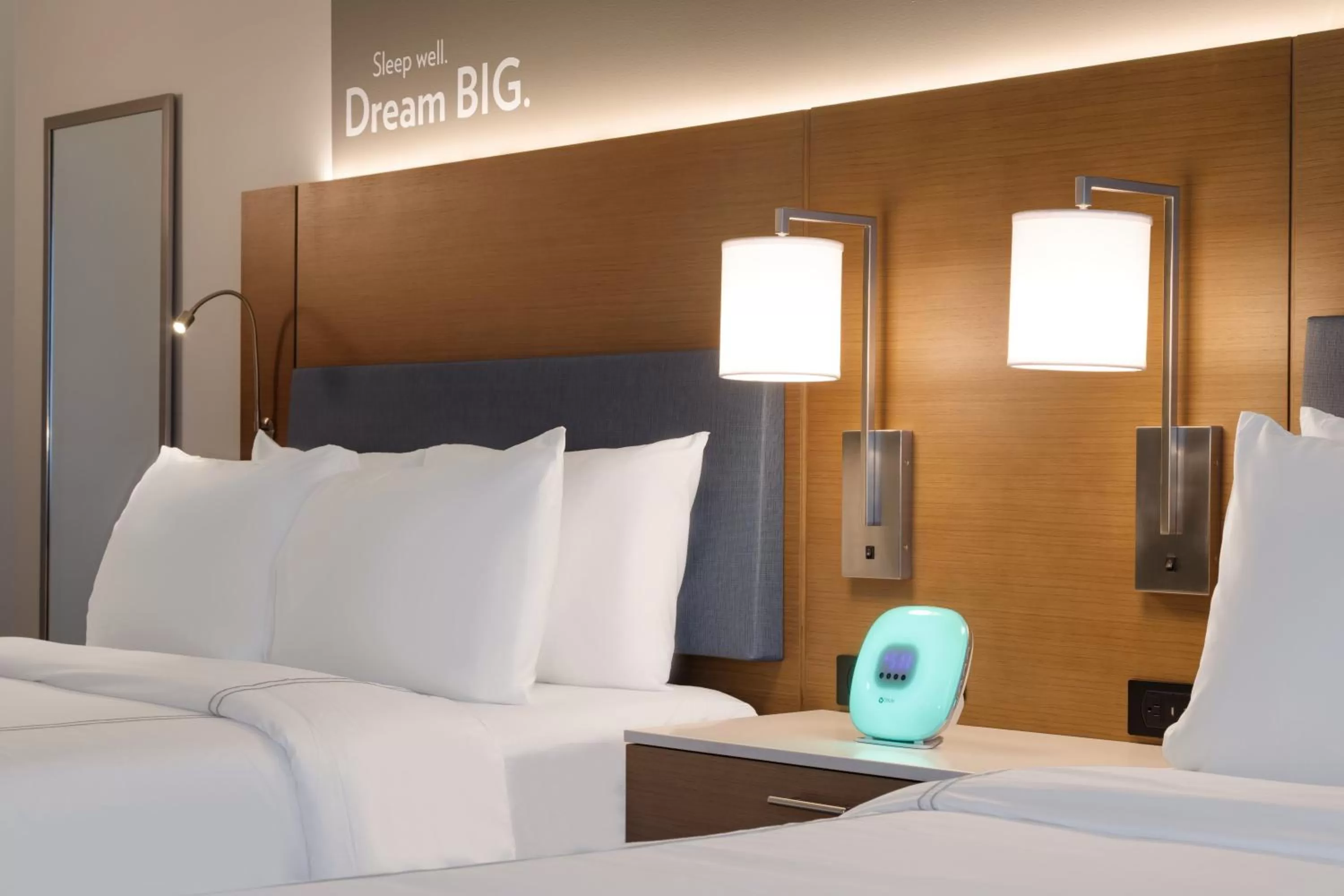 Photo of the whole room, Bed in EVEN Hotel Rochester - Mayo Clinic Area by IHG