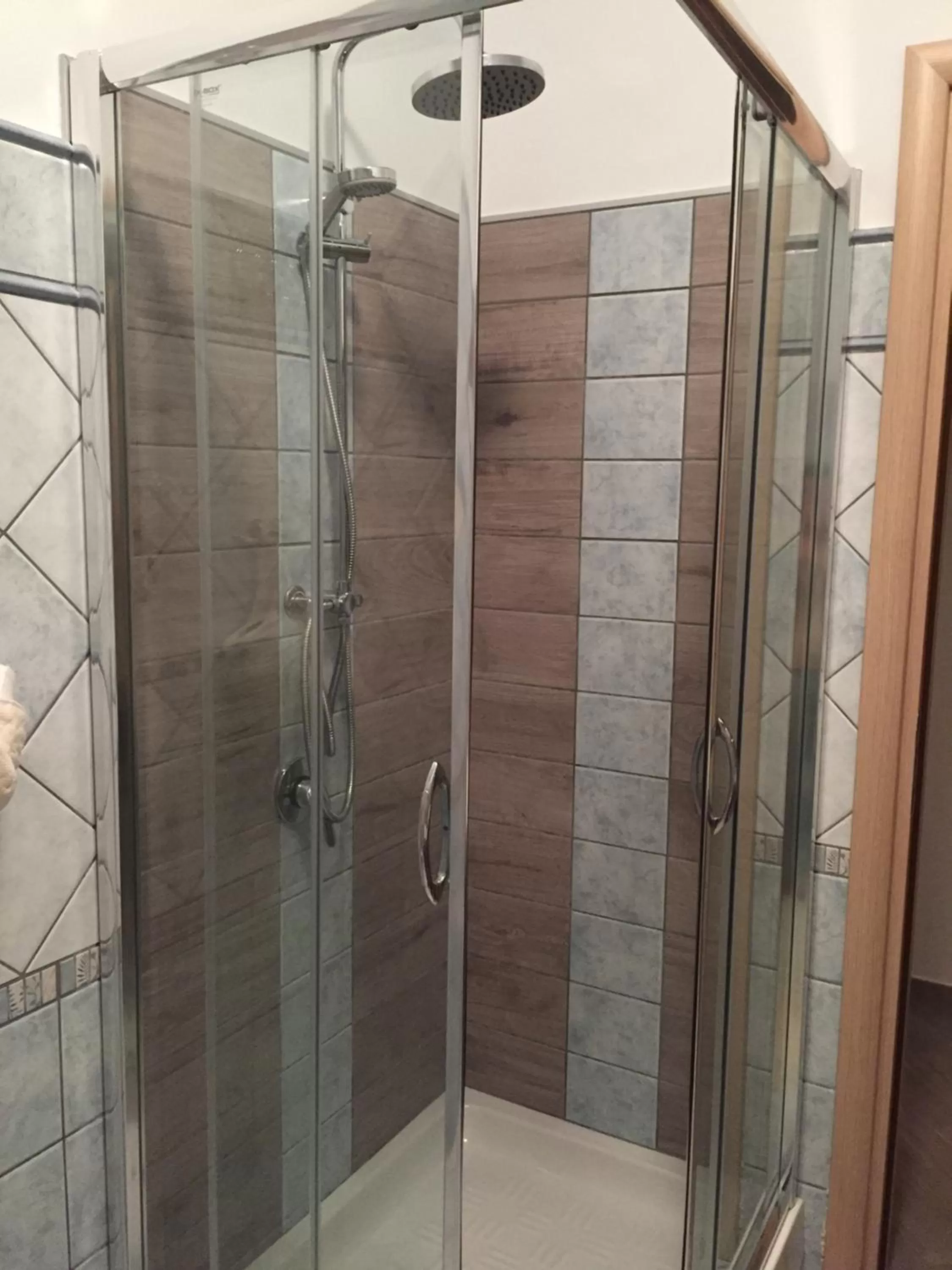 Shower in San Michele