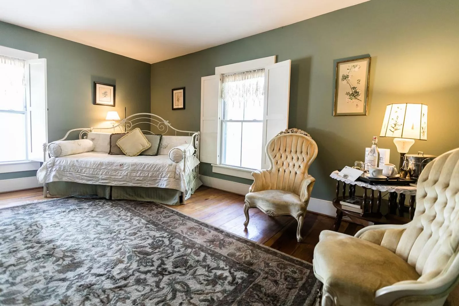 Living room, Bed in The Babcock House