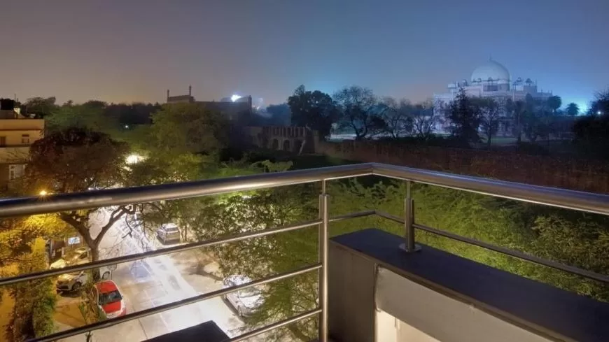 Night, Balcony/Terrace in B Nineteen