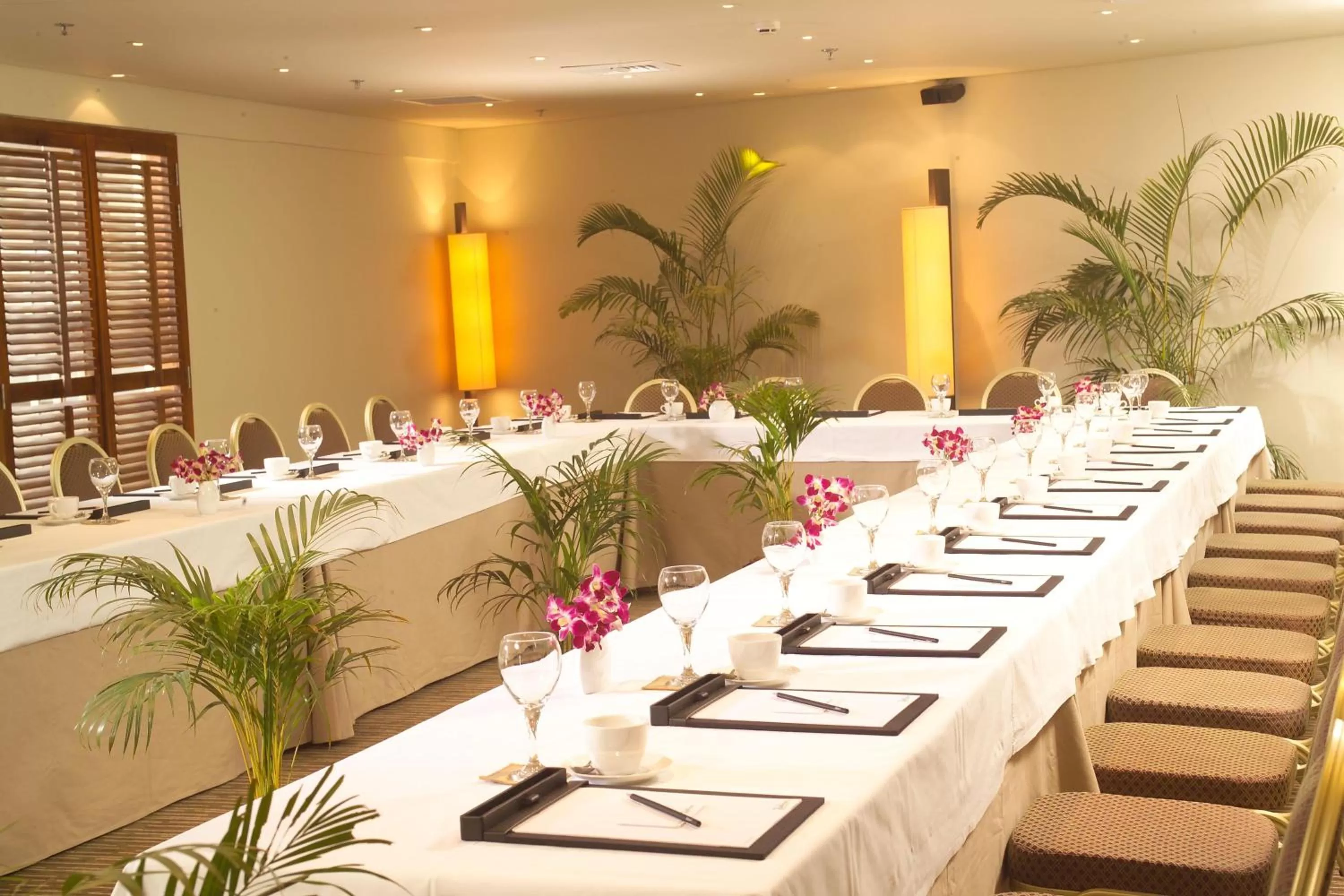 Business facilities in Radisson Blu Dhaka Water Garden