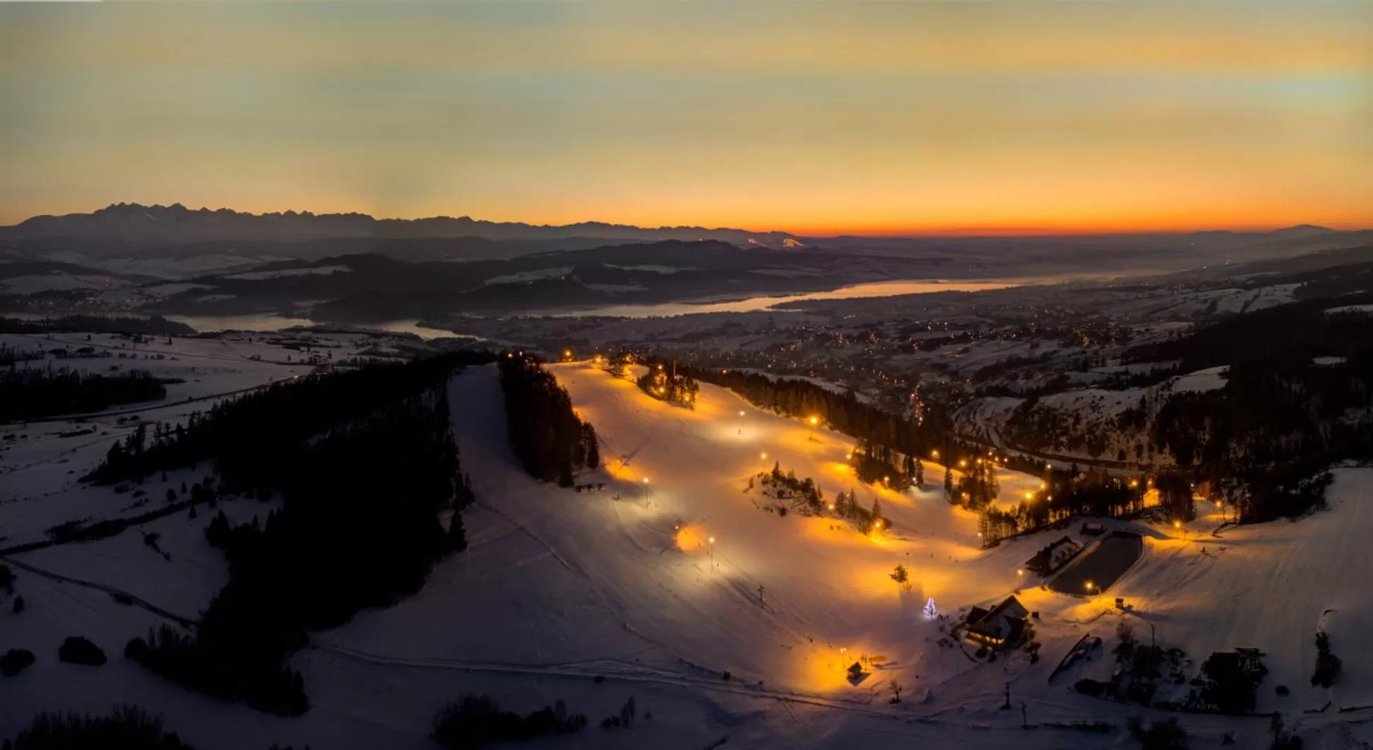 Skiing, Winter in Willa ŻeglarSki