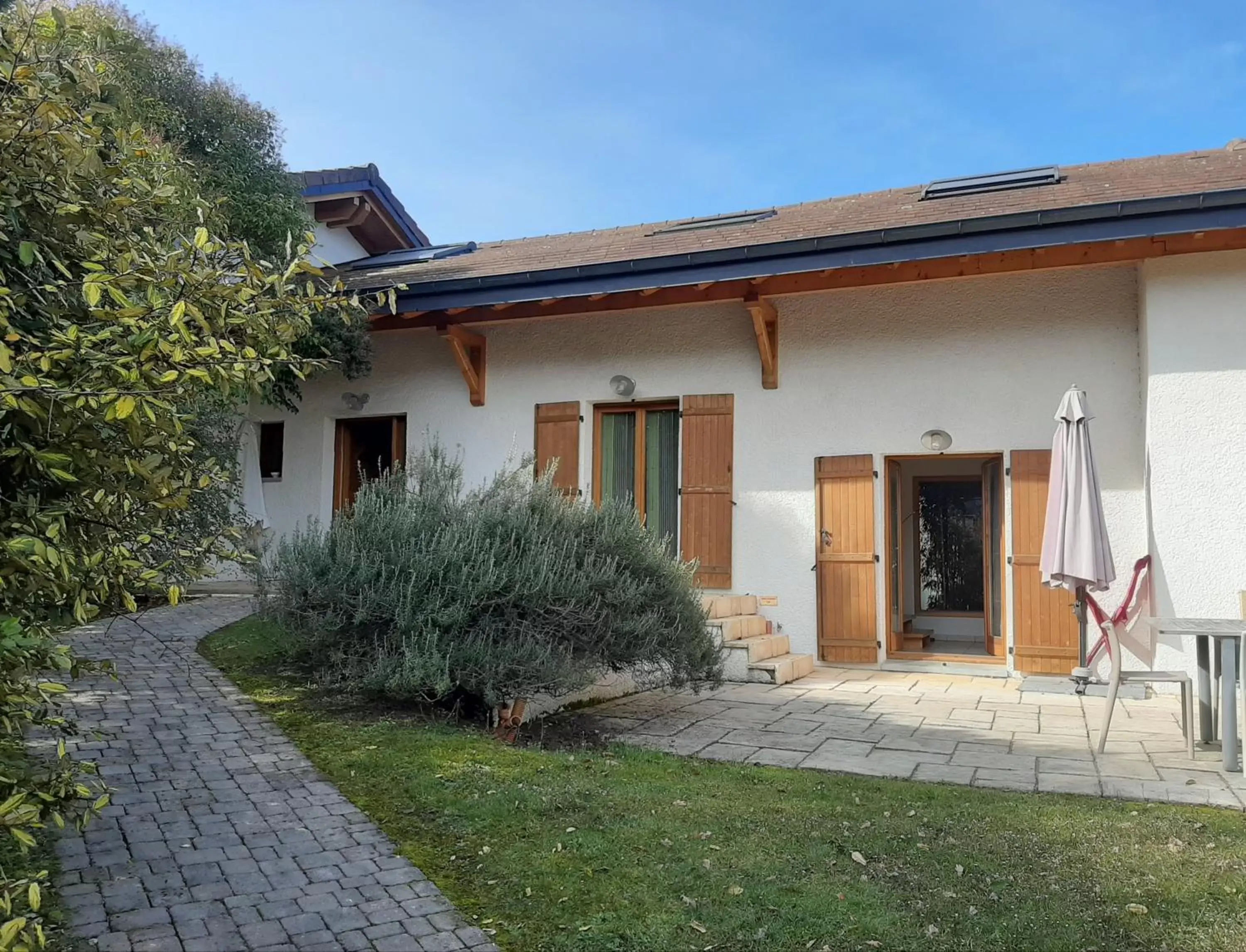 Superior Villa in L'Aurore du Lac Superior Villa in L'Aurore du Lac