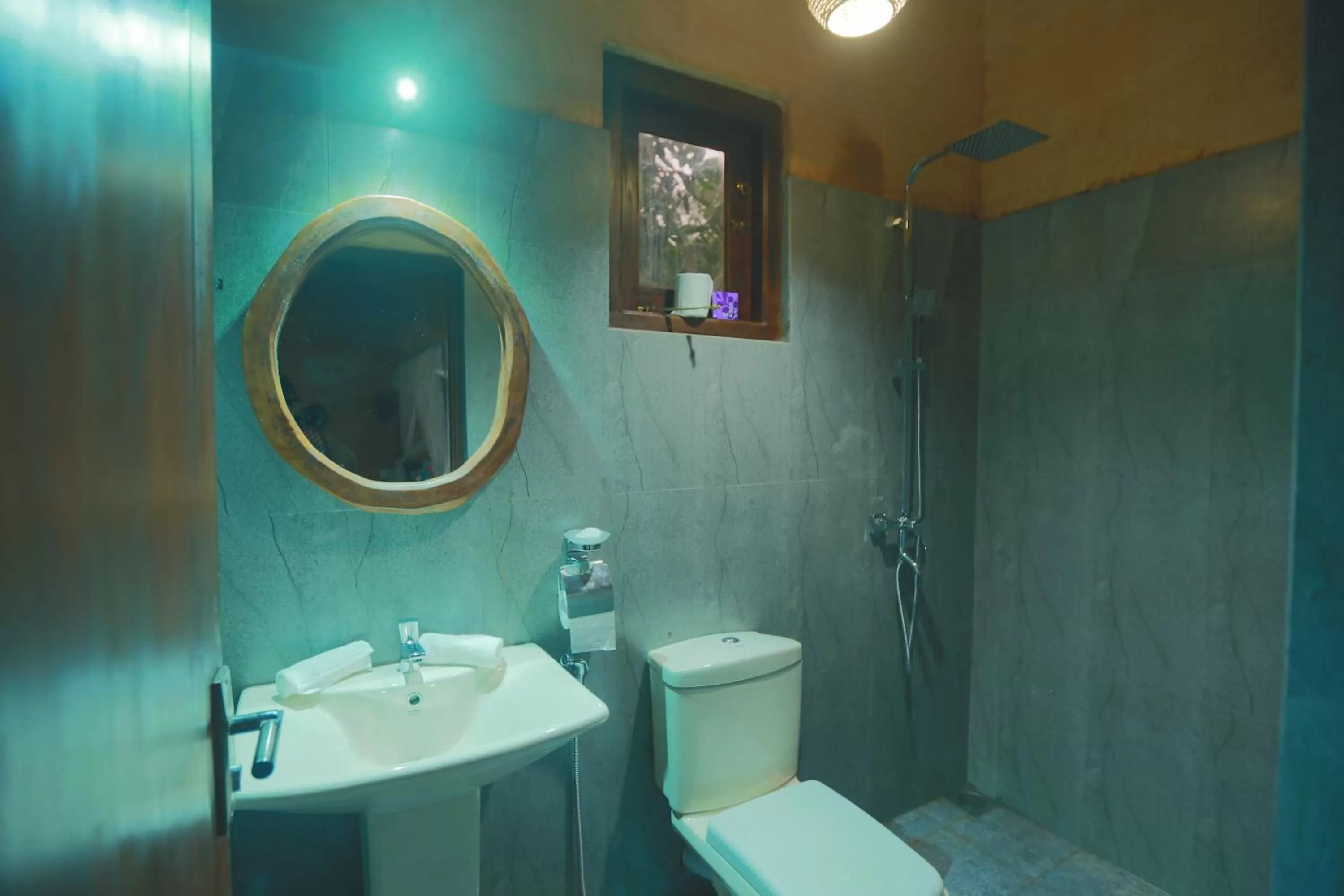 Bathroom in Limecabanas-srilanka