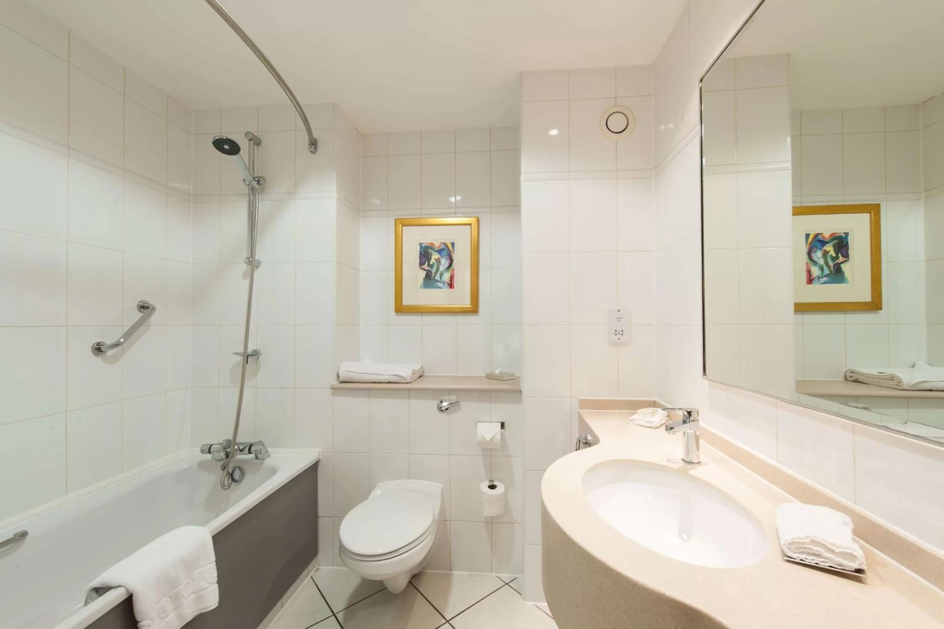 Toilet in Doubletree By Hilton Glasgow Strathclyde