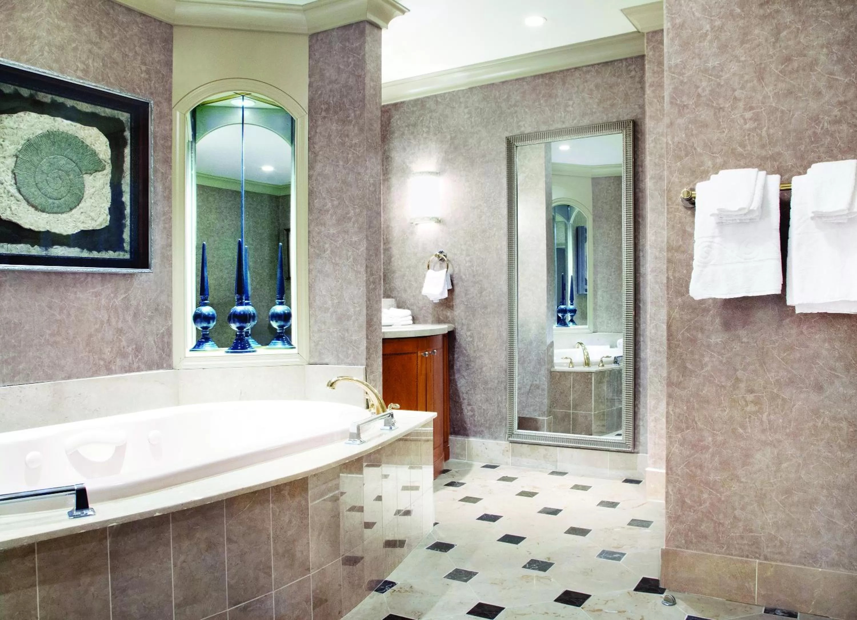 Bathroom in Harrah's Joliet, A Caesars Destination