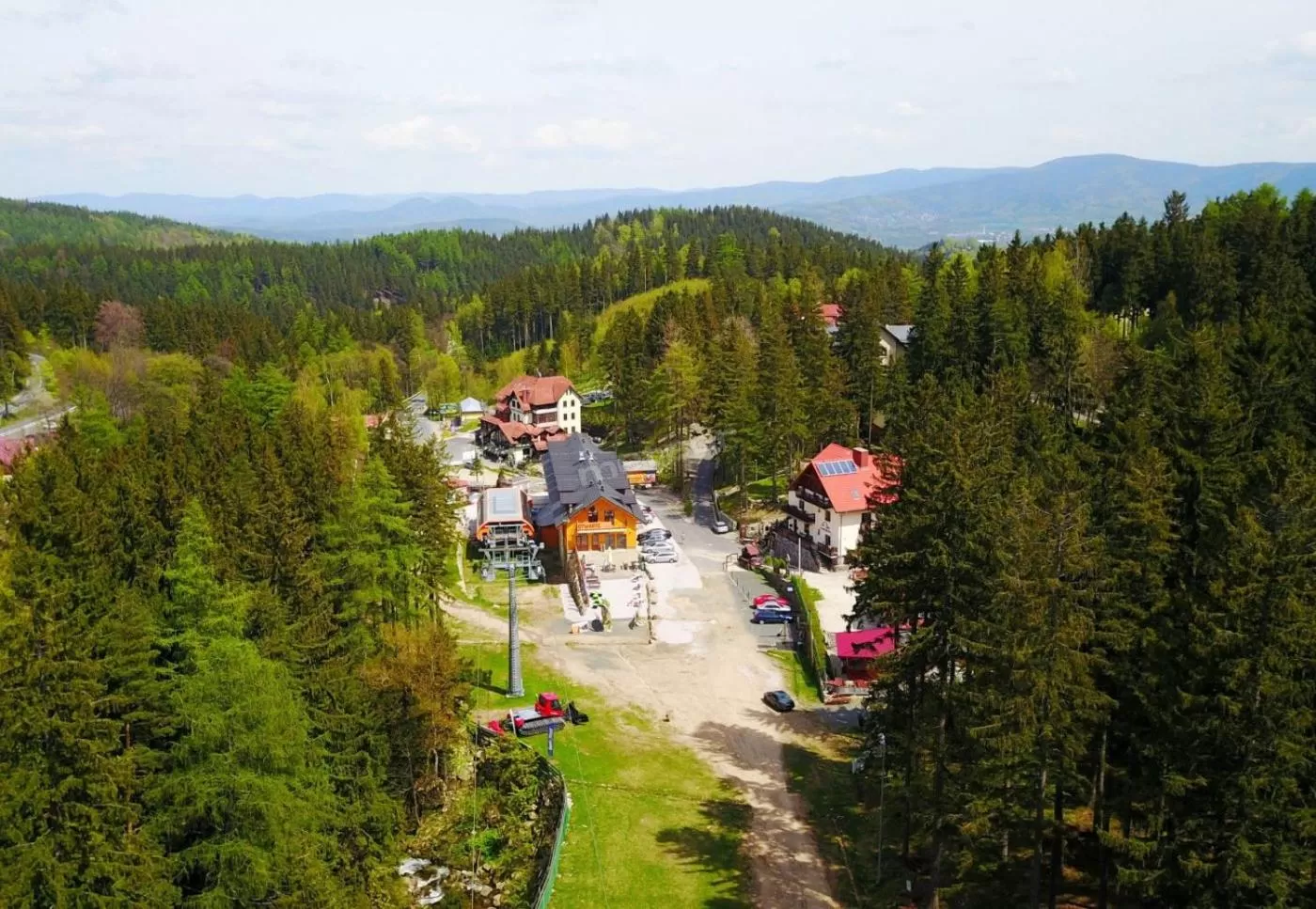 Spring, Bird's-eye View in Safir przy samym WYCIĄGU