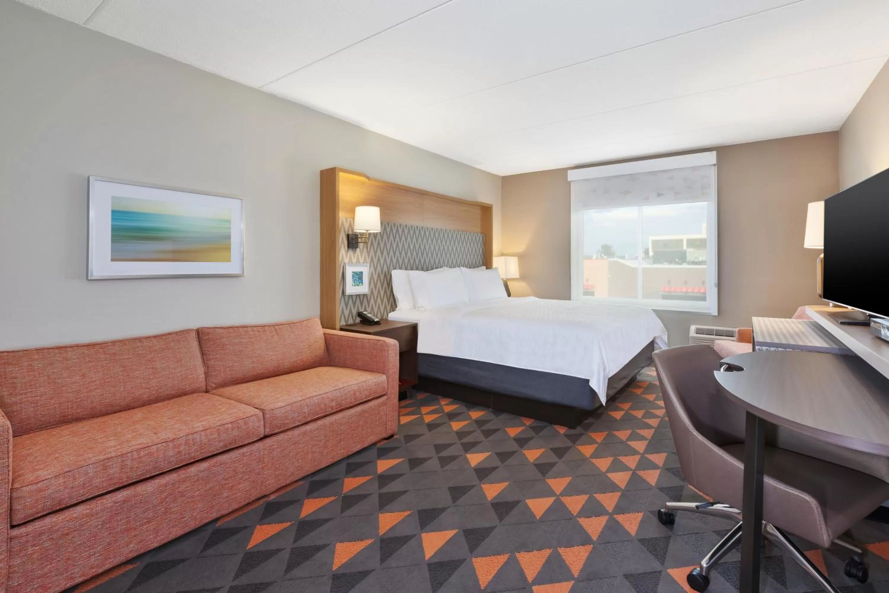 Photo of the whole room, Bed in Holiday Inn Westbury-Long Island by IHG