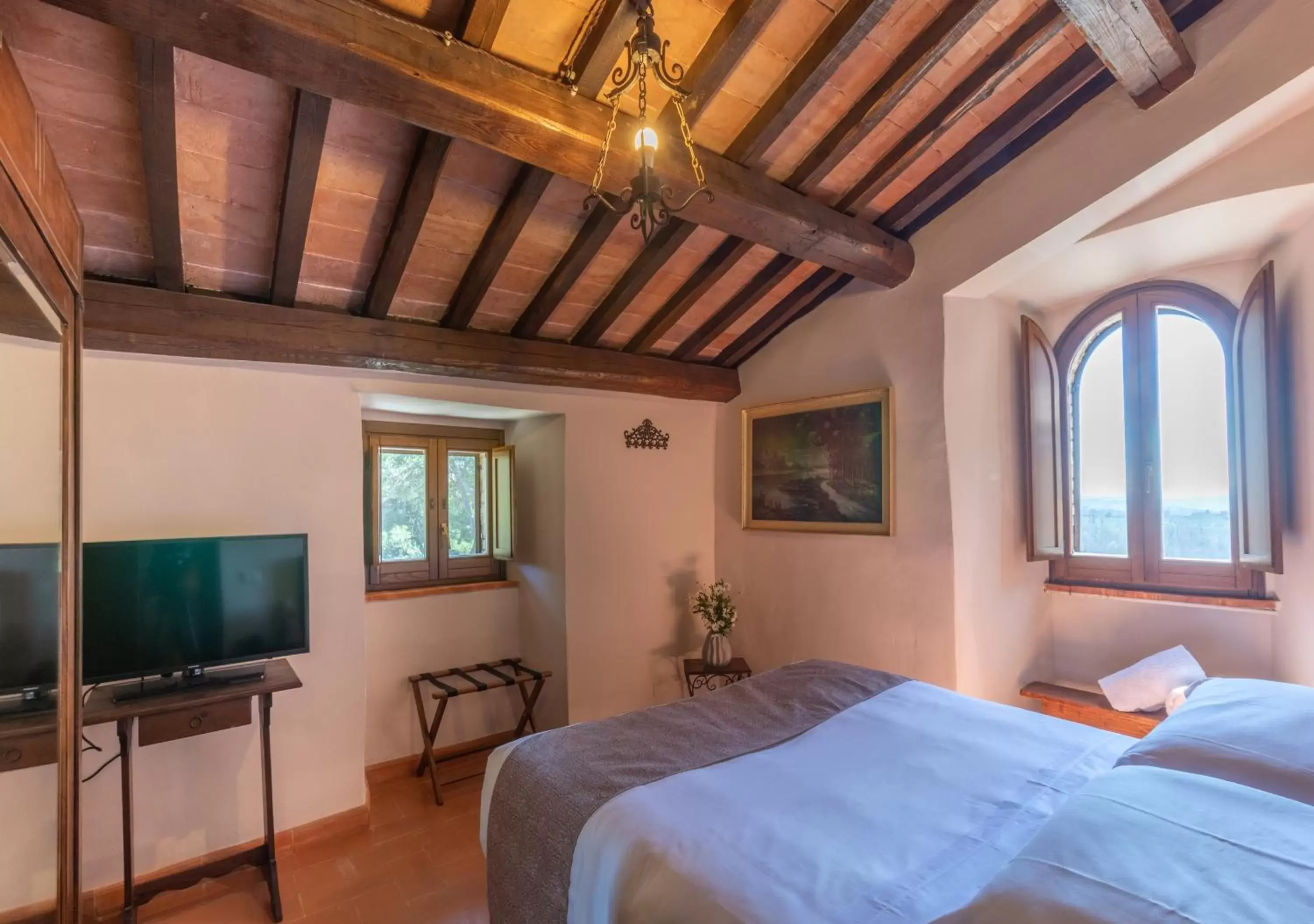 King Suite with Spa Bath in Borgo Petroro King Suite with Spa Bath in Borgo Petroro