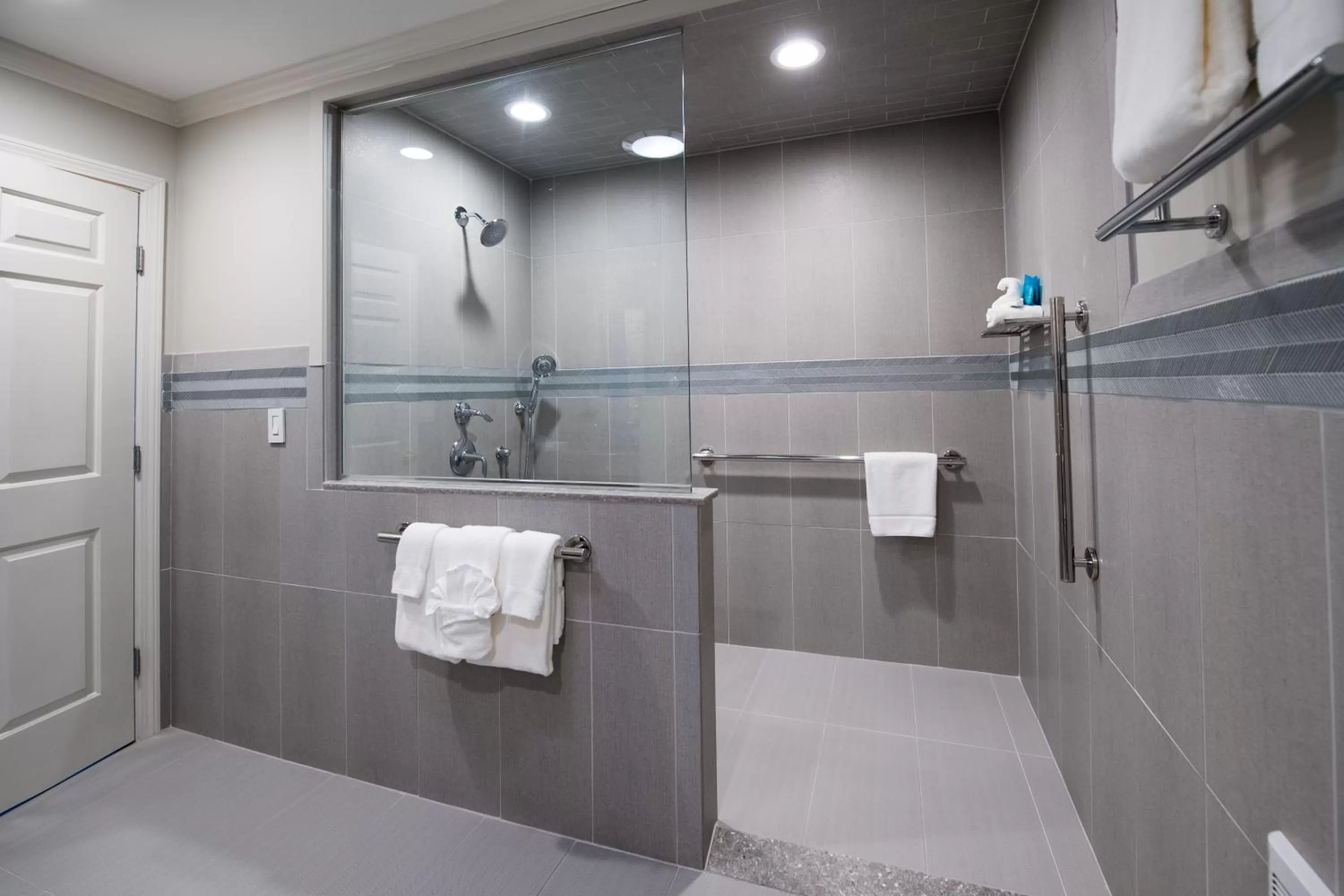 Bathroom in Union Bluff Hotel & Meeting House