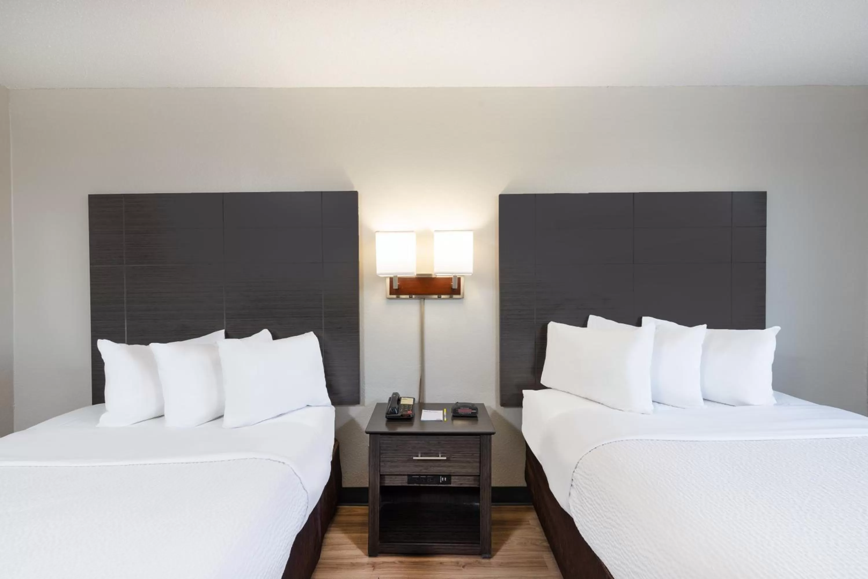 Bed in Days Inn by Wyndham Somerset PA I-70 I-76