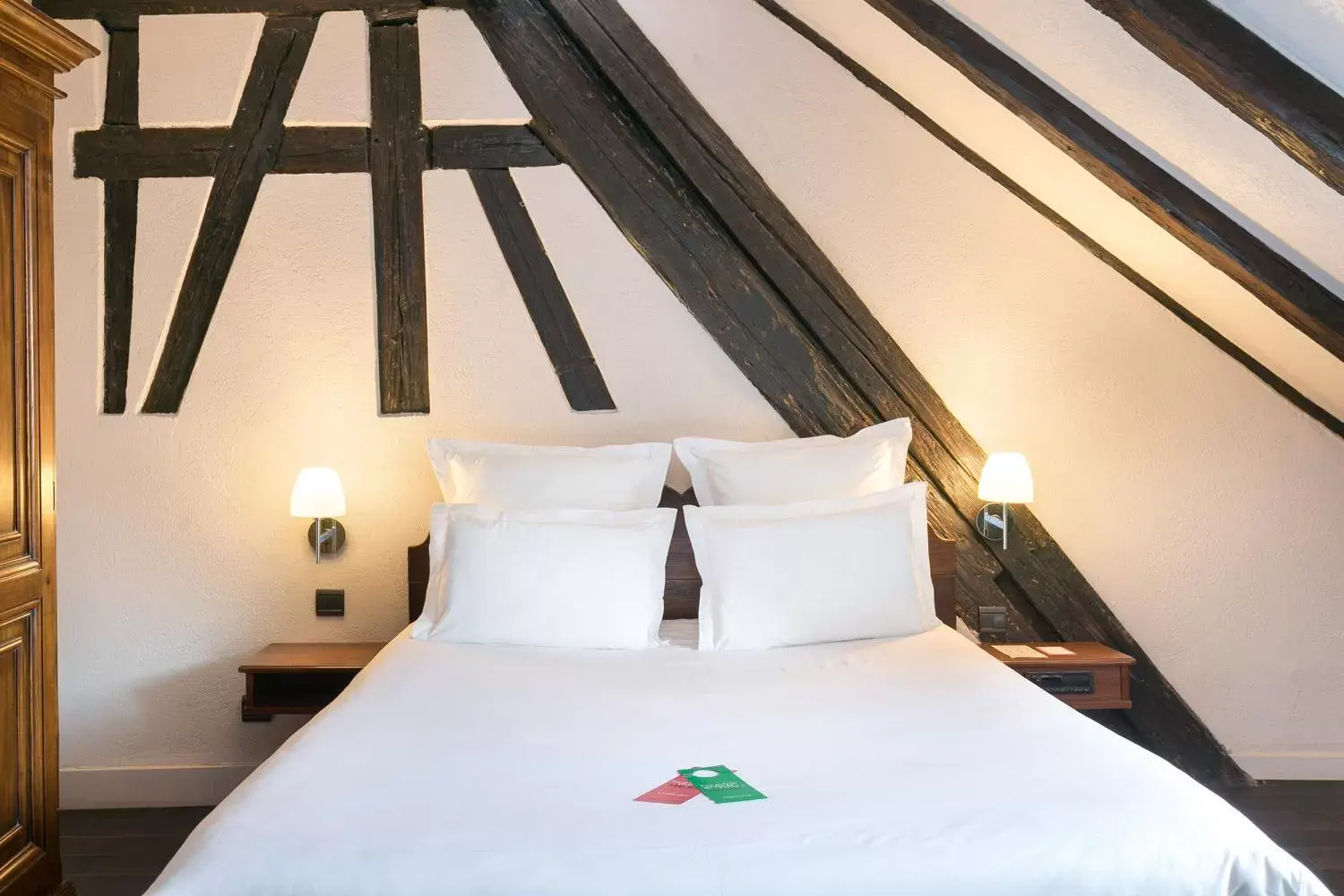 Deluxe Room in Hôtel de l'Europe by HappyCulture Deluxe Room in Hôtel de l'Europe by HappyCulture