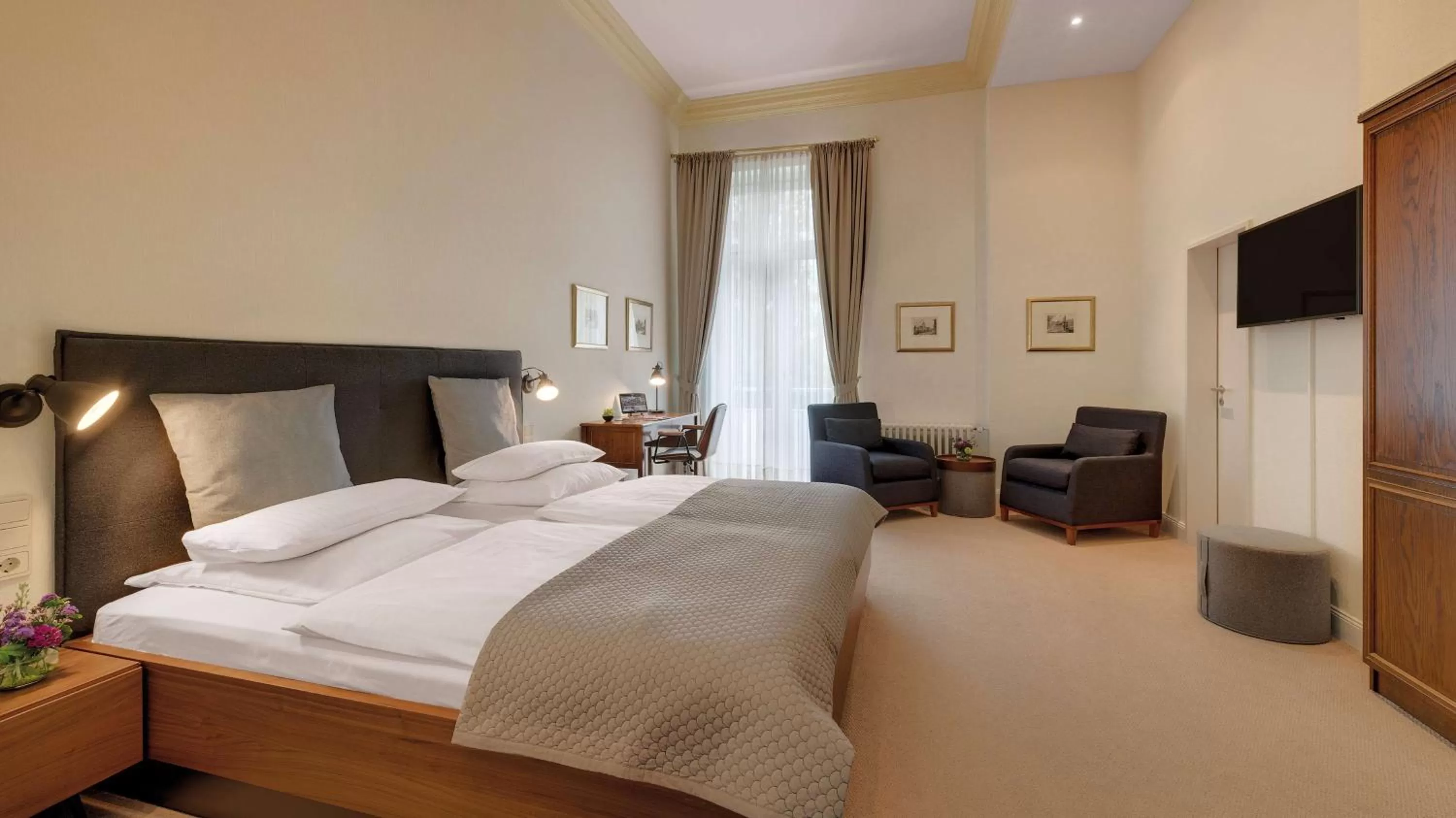 Bedroom, Bed in Rheinhotel Dreesen