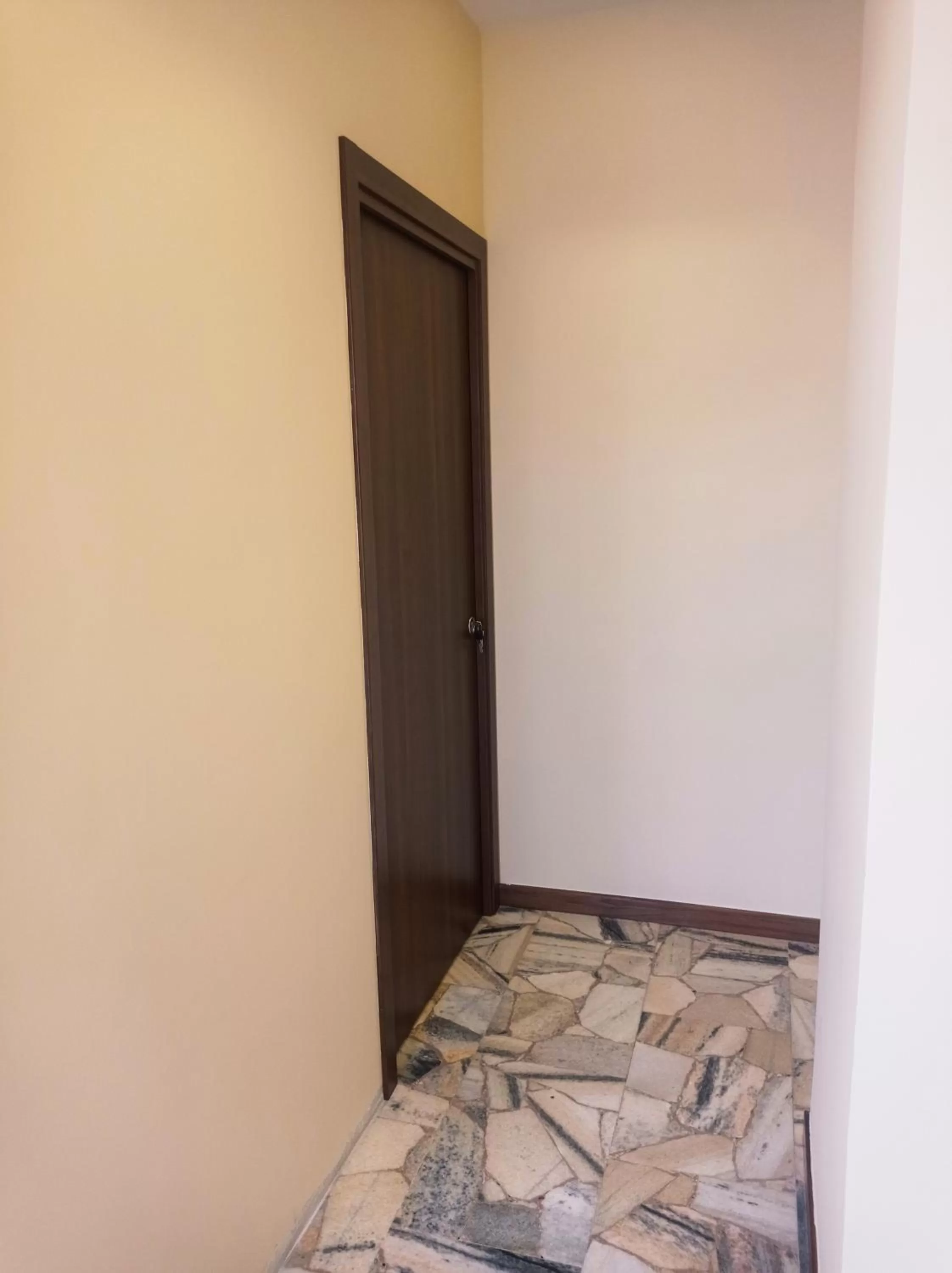 Photo of the whole room, Bed in suebi rooms