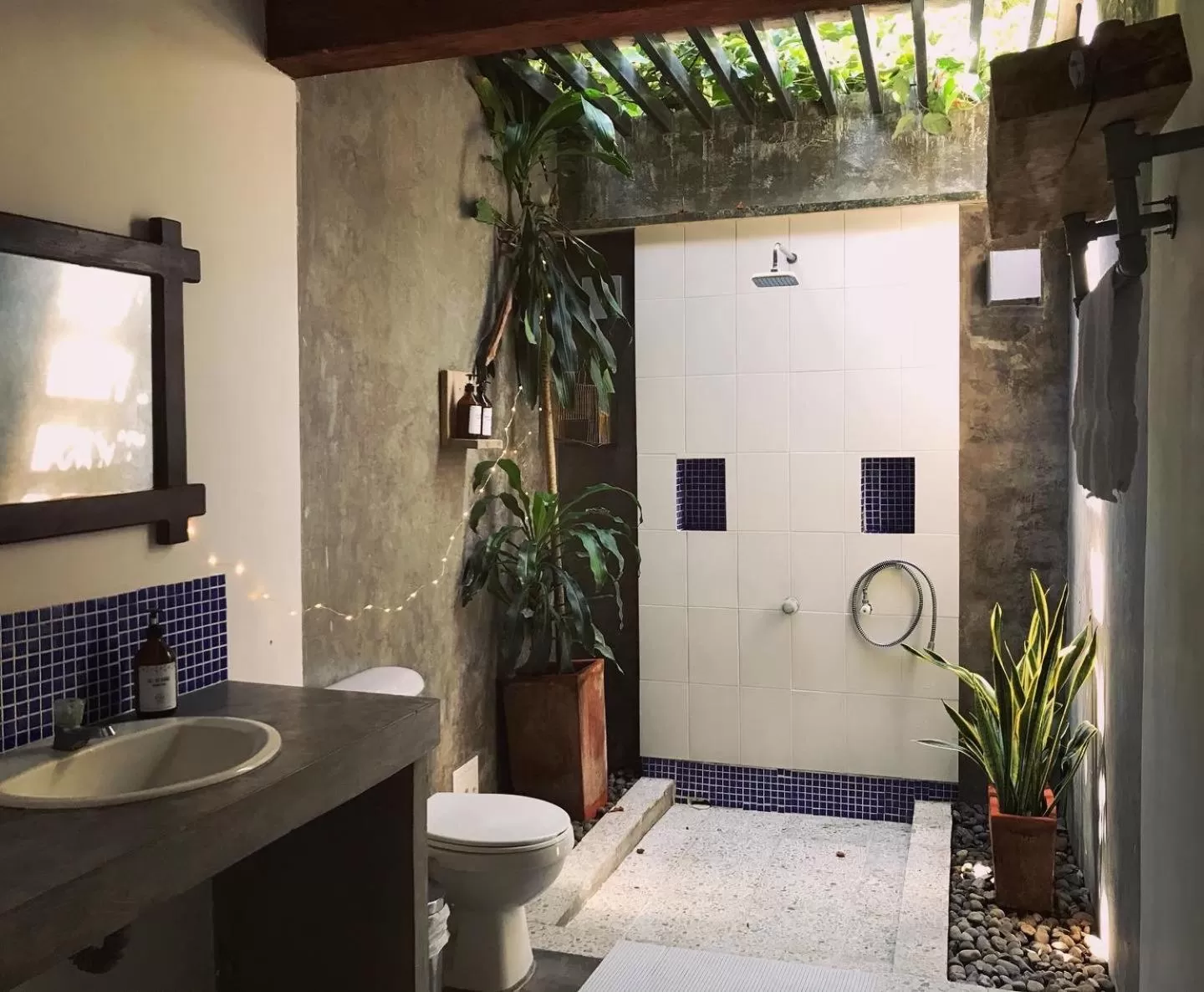 Shower, Bathroom in Waka Hotel Rural