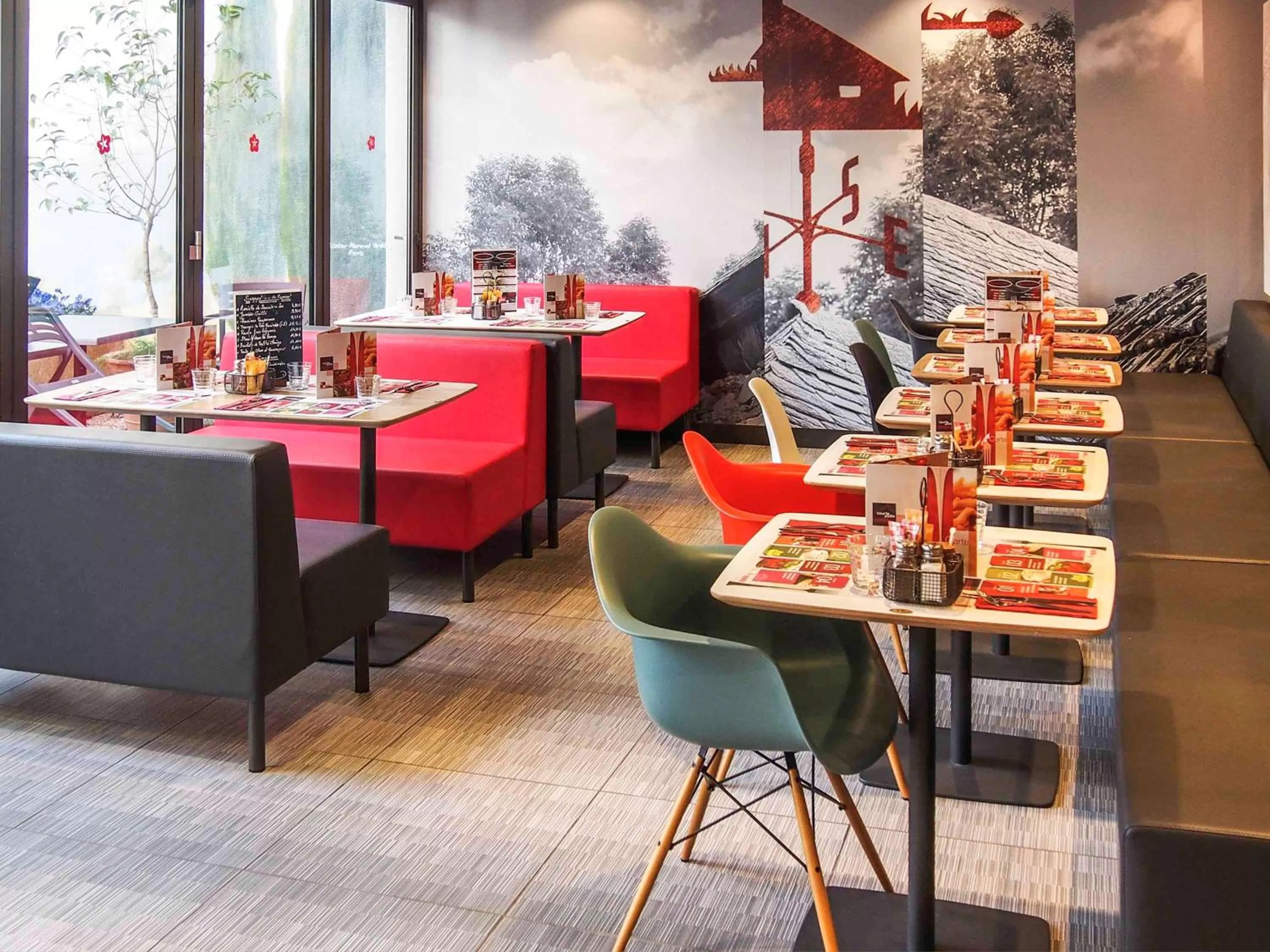 Restaurant/places to eat in ibis Marseille Timone