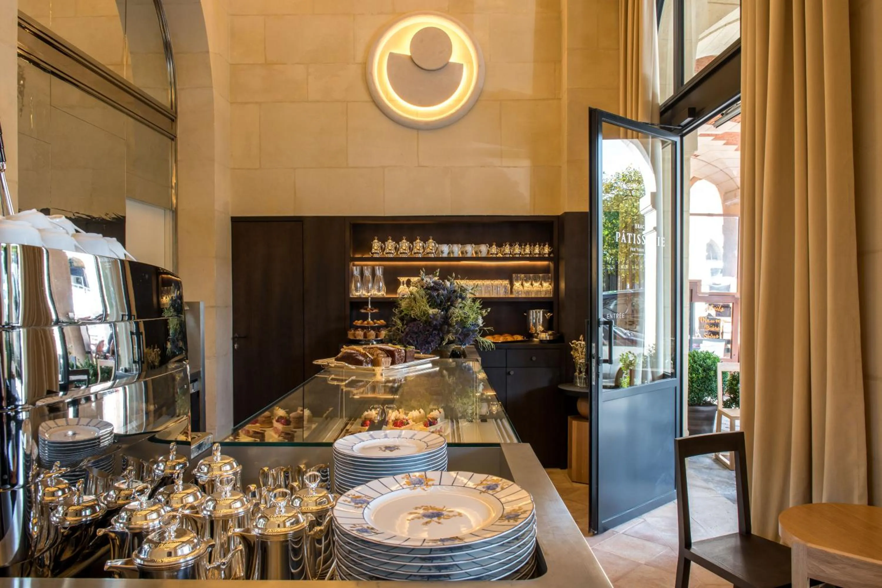 Restaurant/places to eat in Cour des Vosges - Evok Collection