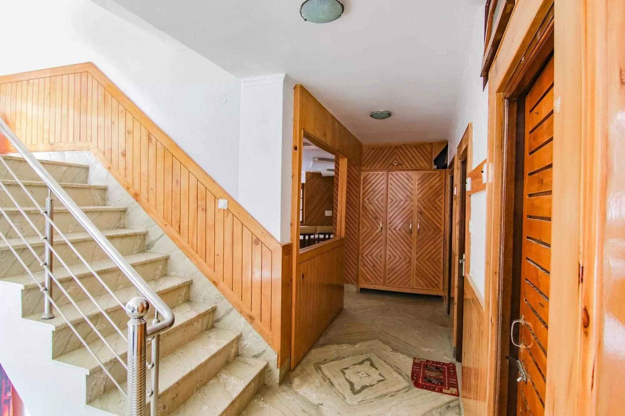 Lobby or reception, Kitchen/Kitchenette in FabHotel Rosewood Inn I