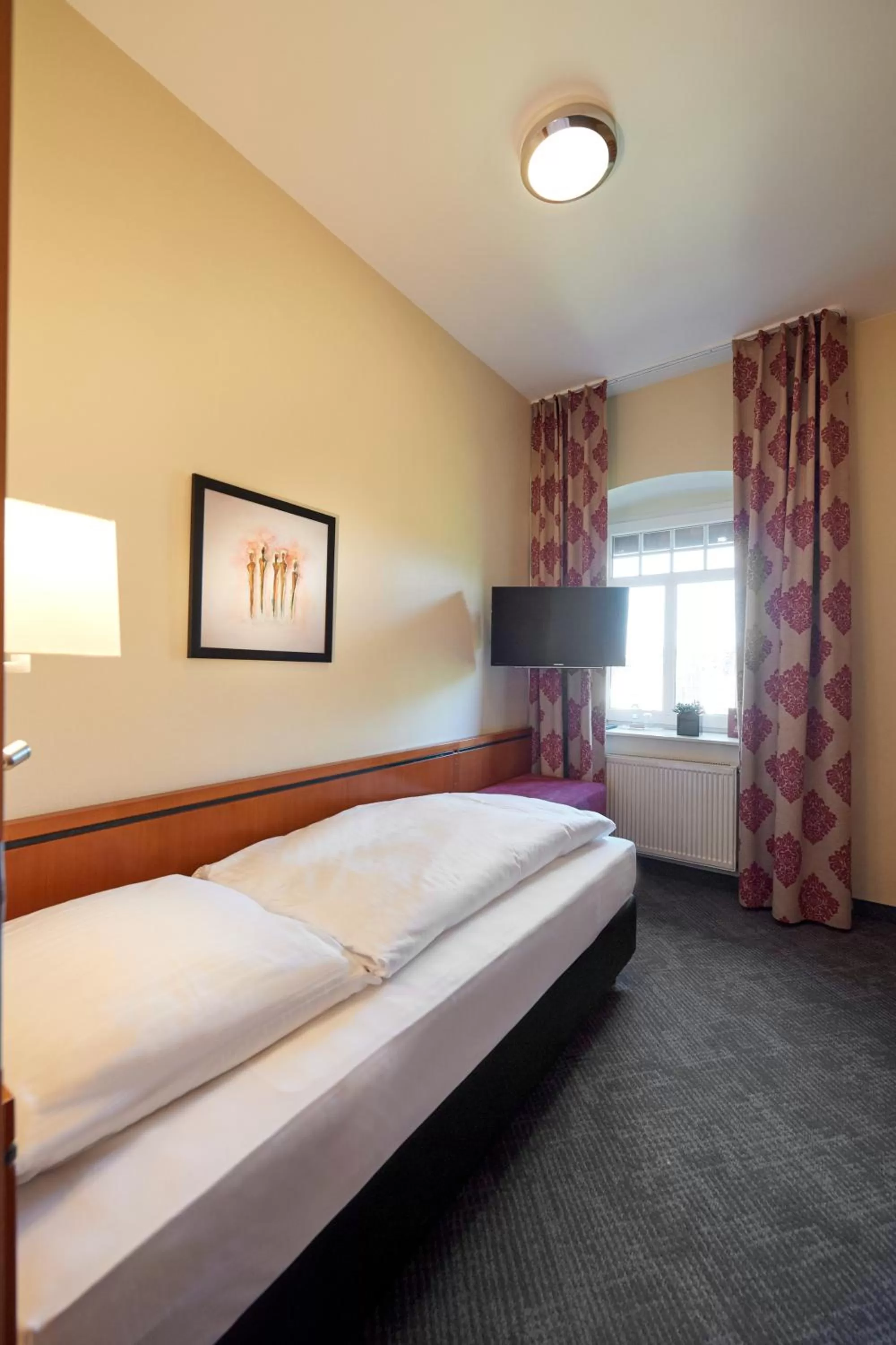 Bedroom, Bed in Hotel Eisbach