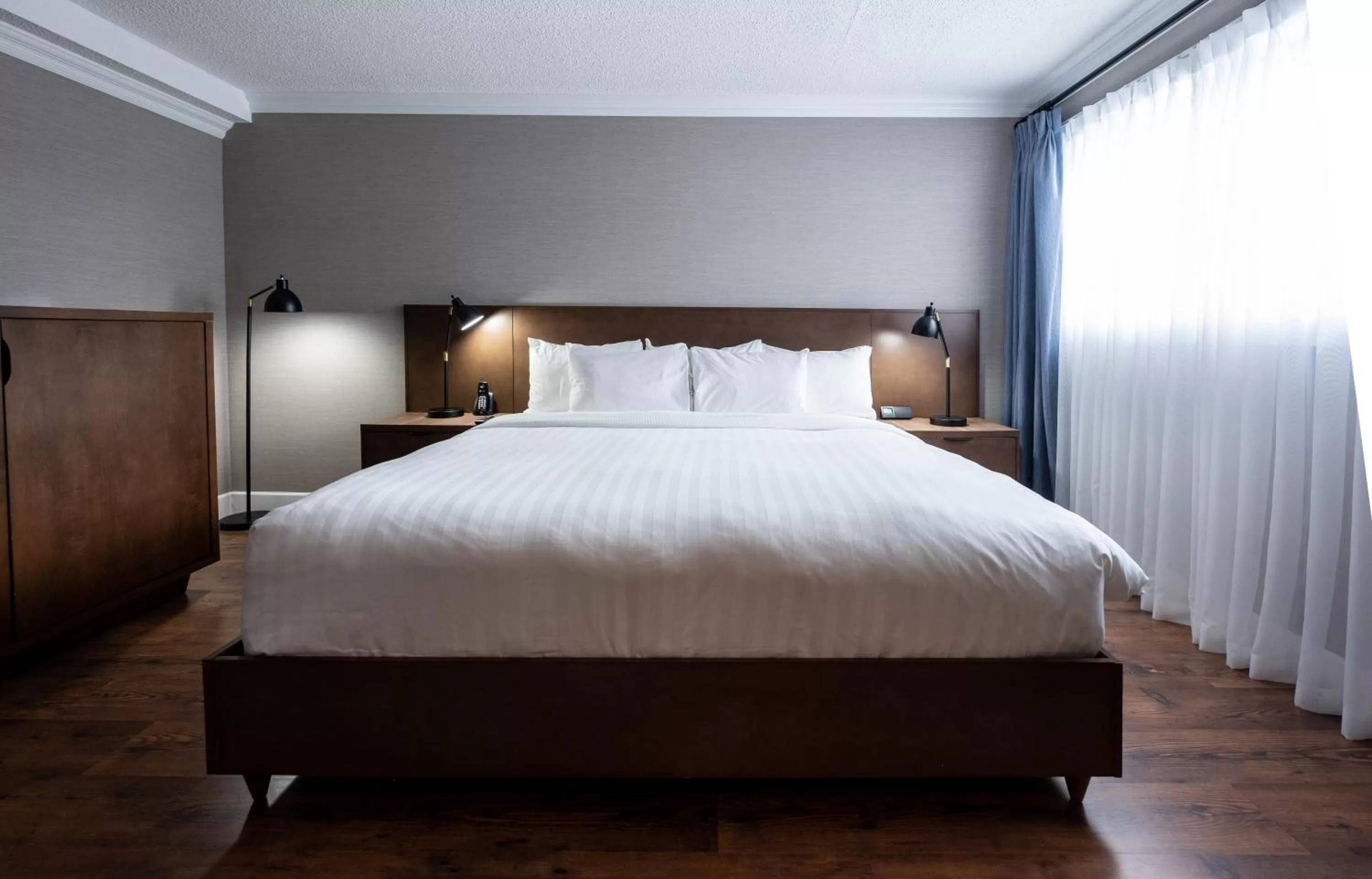 King Suite with Spa Bath in Prestige Mountain Resort Rossland