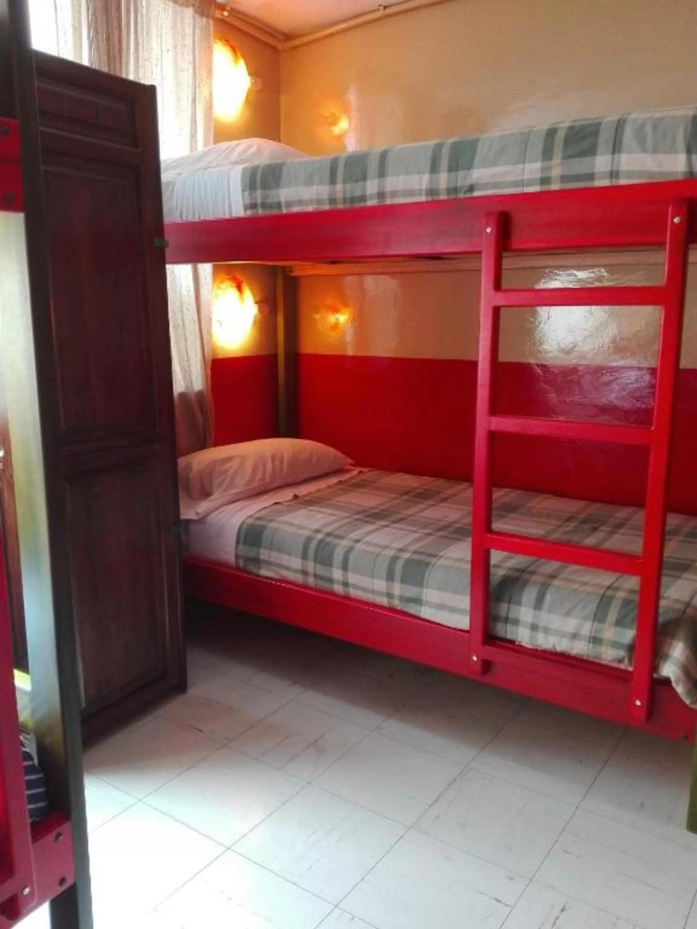 Photo of the whole room, Bunk Bed in Flying Donkey