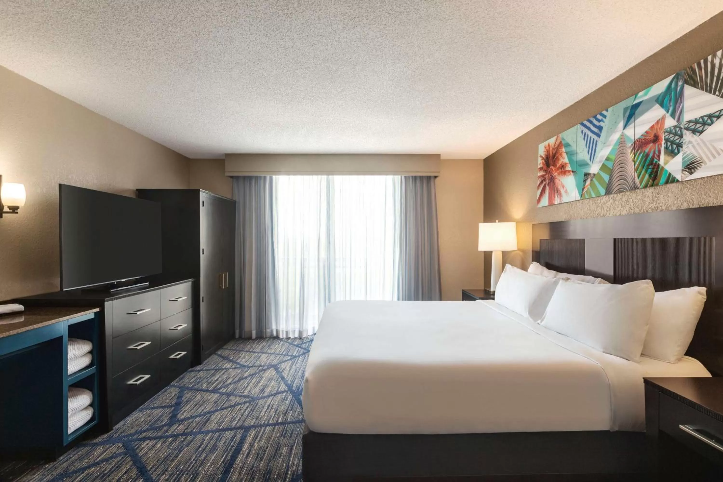 Bed in Embassy Suites by Hilton Miami International Airport