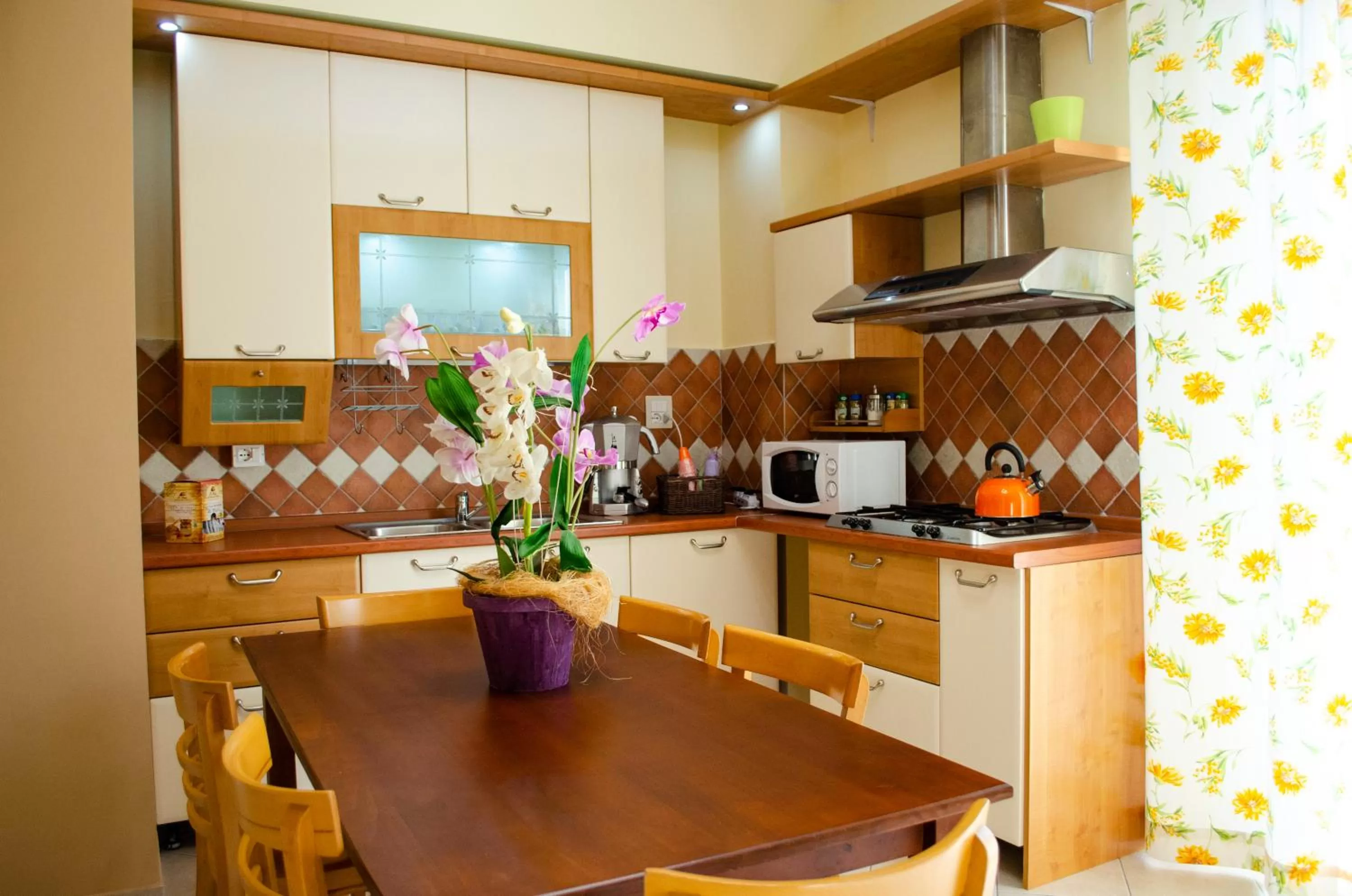 Kitchen/Kitchenette in Villa longardi