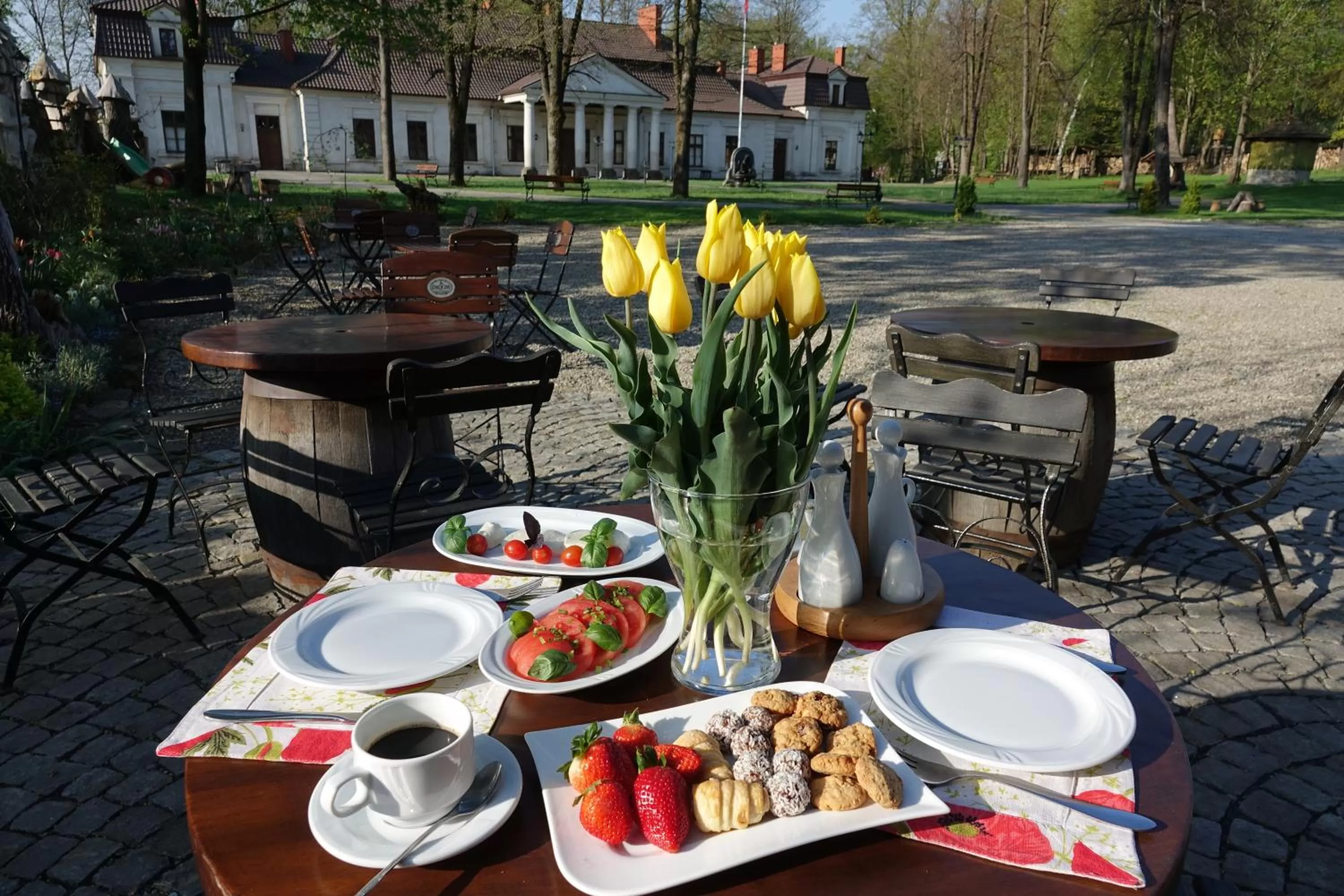 Breakfast in Gościniec Dworski w Ropie