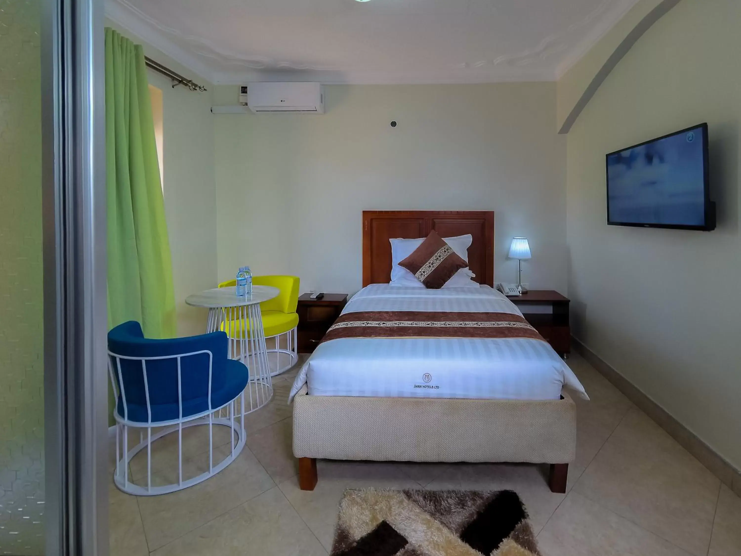 Single Room with Balcony - single occupancy in Jarin Hotel Single Room with Balcony - single occupancy in Jarin Hotel