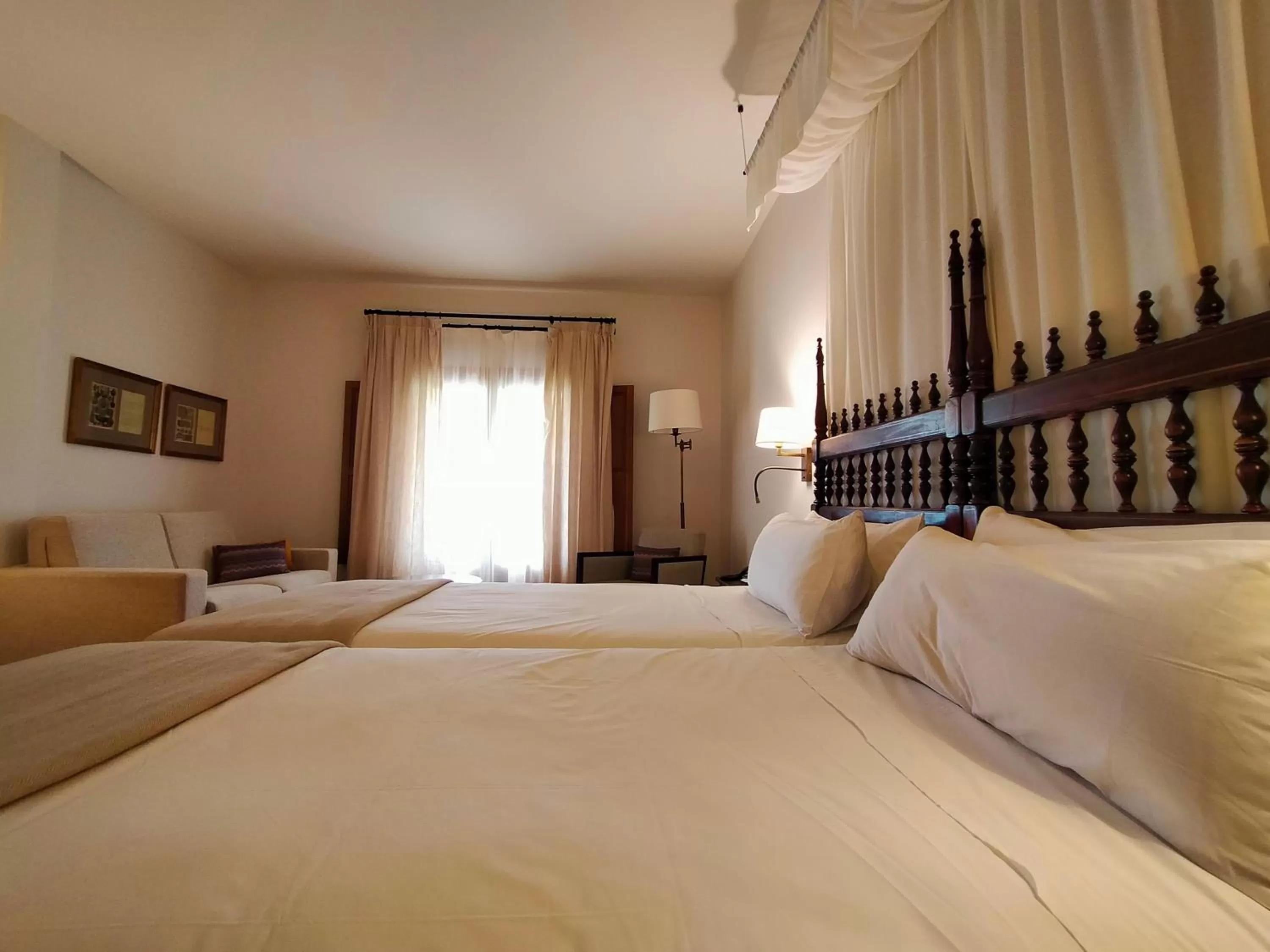 Bed in Parador de Benavente