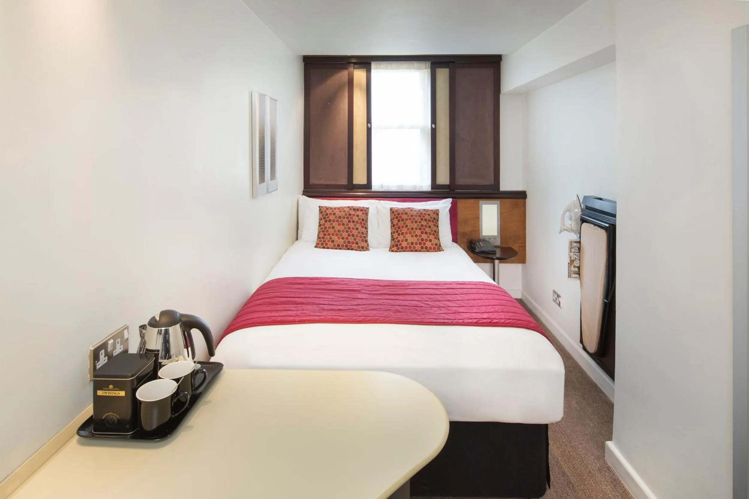 Bedroom in Corus Hyde Park Hotel