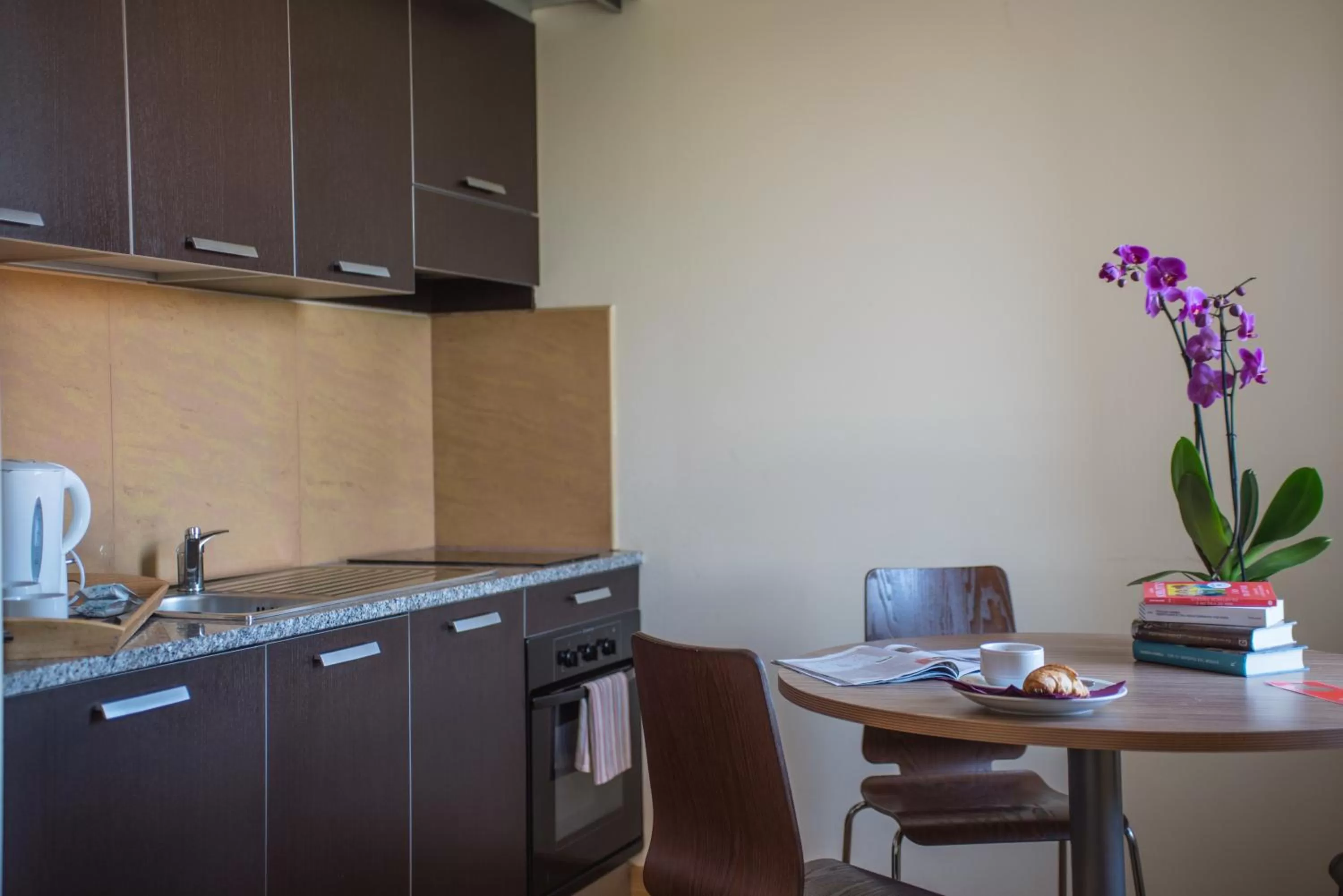 Coffee/tea facilities, Kitchen/Kitchenette in Corvetto Residence Porto Di Mare