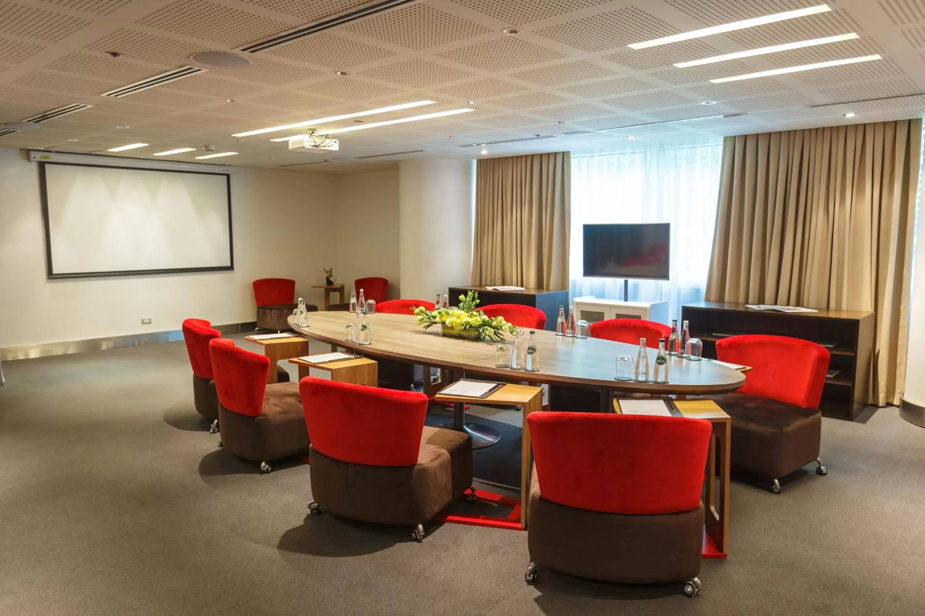 Business facilities in Novotel Manila Araneta City Hotel