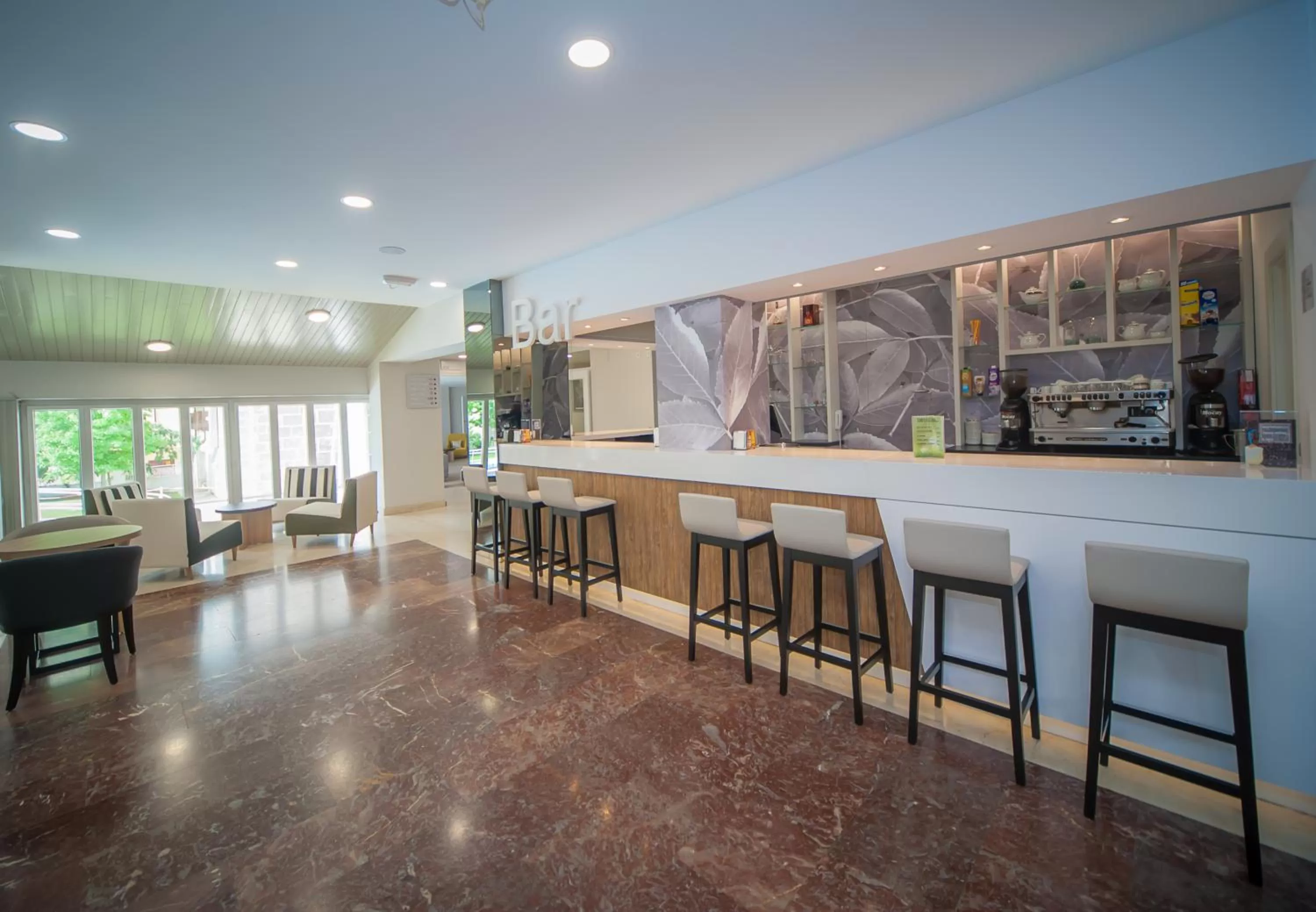 Lounge or bar in Gran Hotel de Jaca