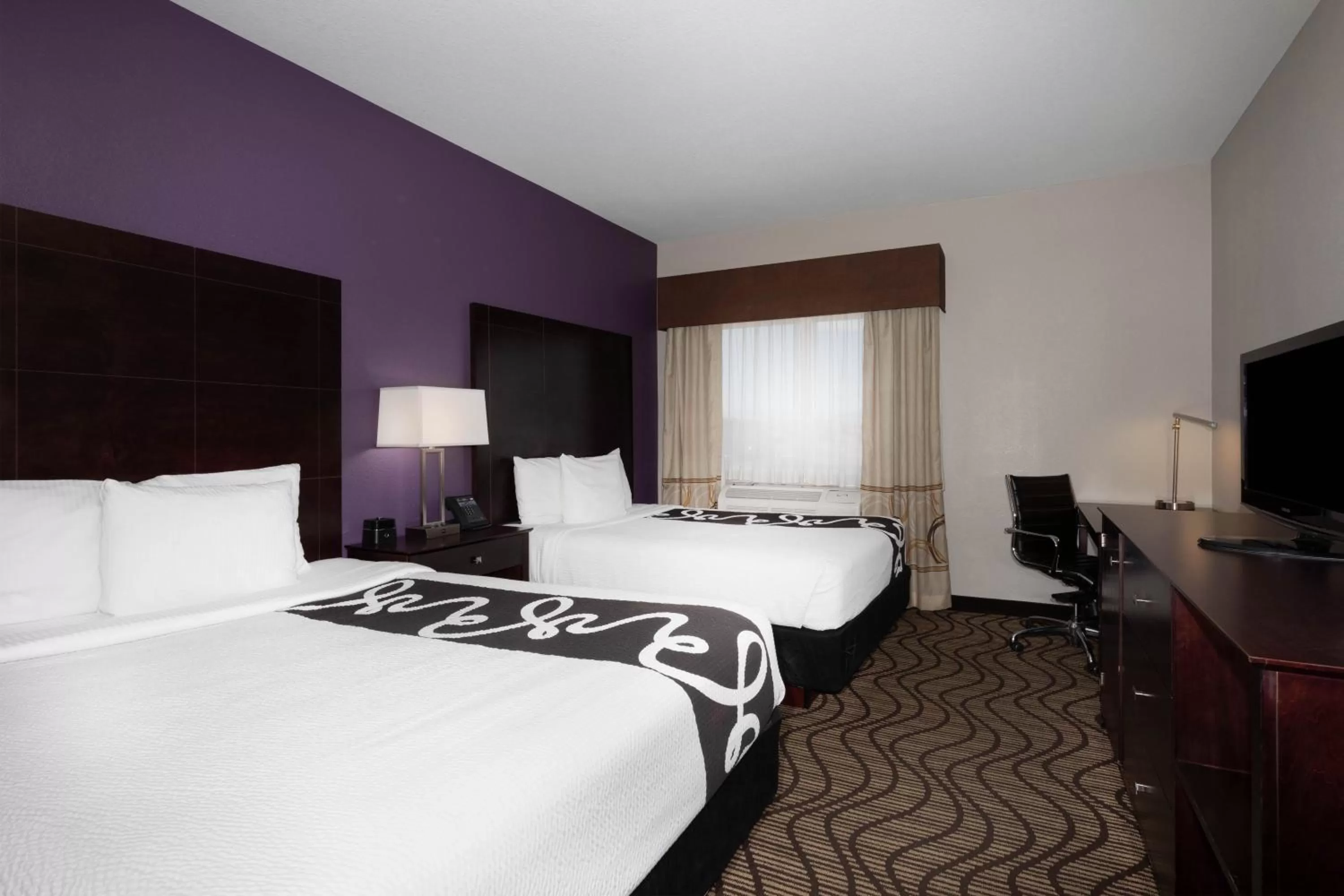 Photo of the whole room, Bed in La Quinta by Wyndham Henderson-Northeast Denver