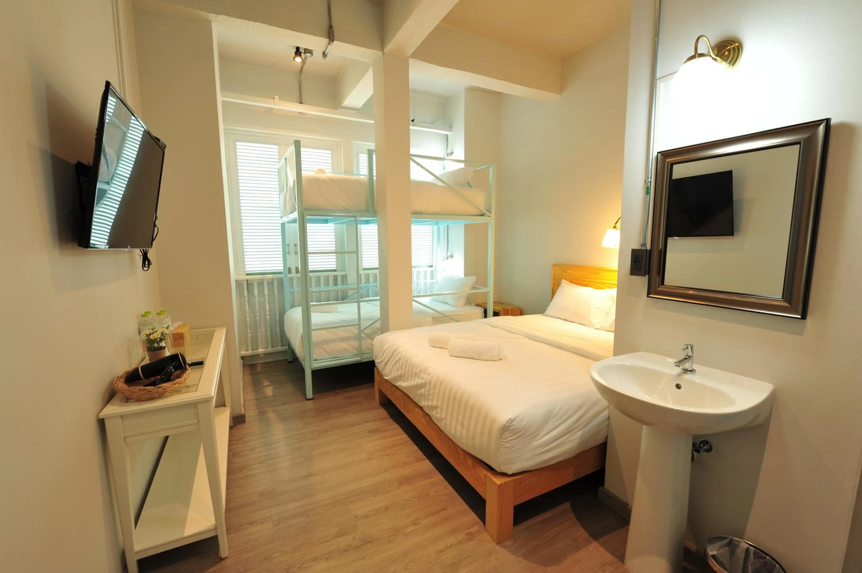 Photo of the whole room, Bed in Latima Boutique Hostel